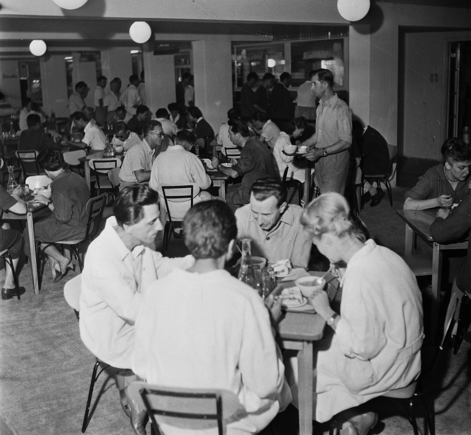Hungary, Budapest I., Krisztina körút 55., KGMTI (Kohó-és Gépipari Minisztérium Tervező Irodái), önkiszolgáló étterem., 1961, Bauer Sándor, self-serving restaurant, pillar, Budapest, Fortepan #112817