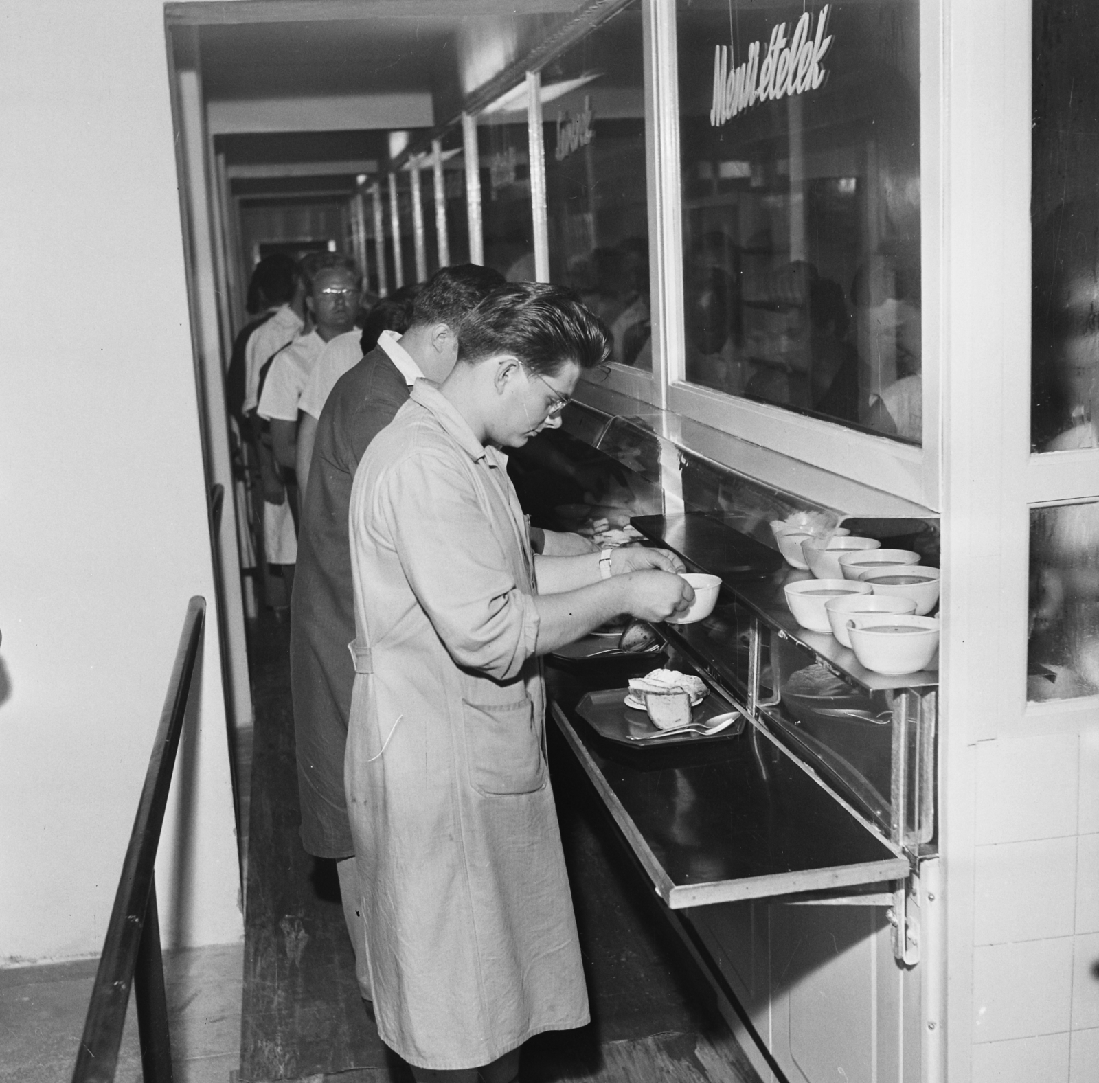 1964, Bauer Sándor, self-serving restaurant, Fortepan #112820