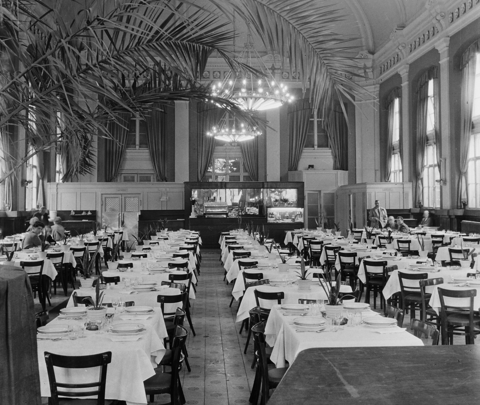 Hungary, Budapest VI., Teréz (Lenin) körút, Nyugati pályaudvar, étterem., 1959, Bauer Sándor, restaurant, Budapest, Fortepan #112963