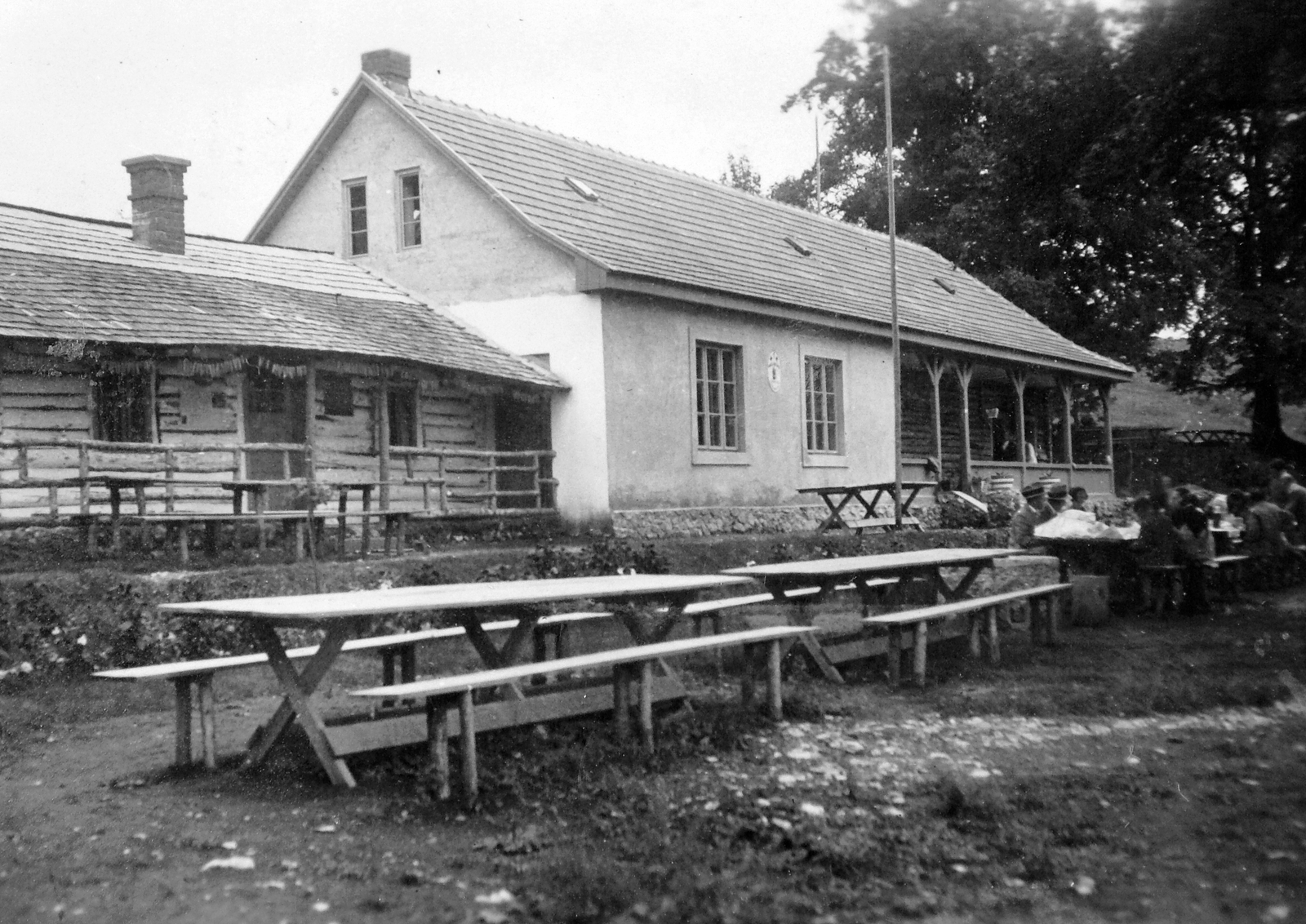 Hungary, Bükk mountains, Szentléleki menedékház., 1933, Gyöngyi, hospitality, bench, Fortepan #11297