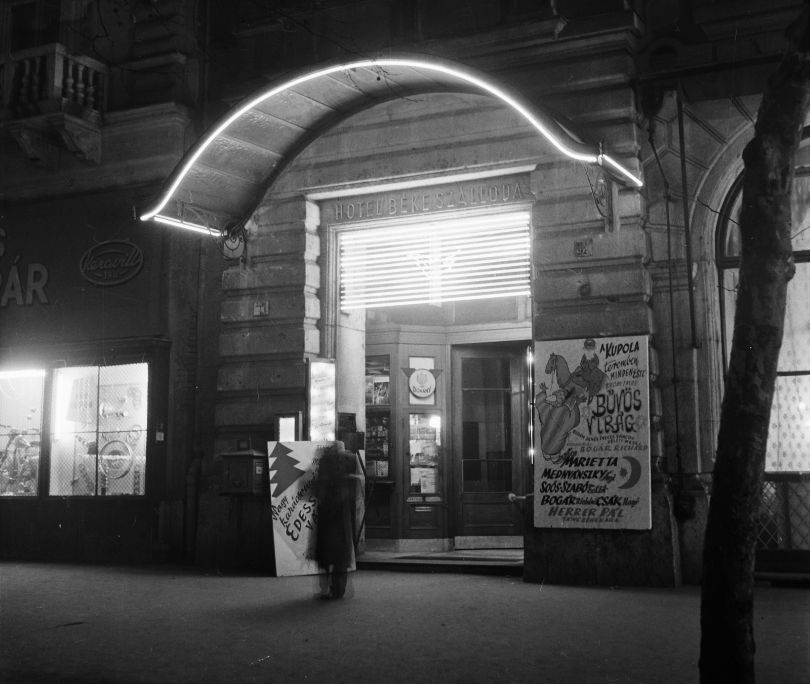 Hungary, Budapest VI., Teréz körút 43. (Lenin körút 97.), Béke szálló., 1958, Bauer Sándor, poster, hotel, neon lights, Budapest, Fortepan #112993