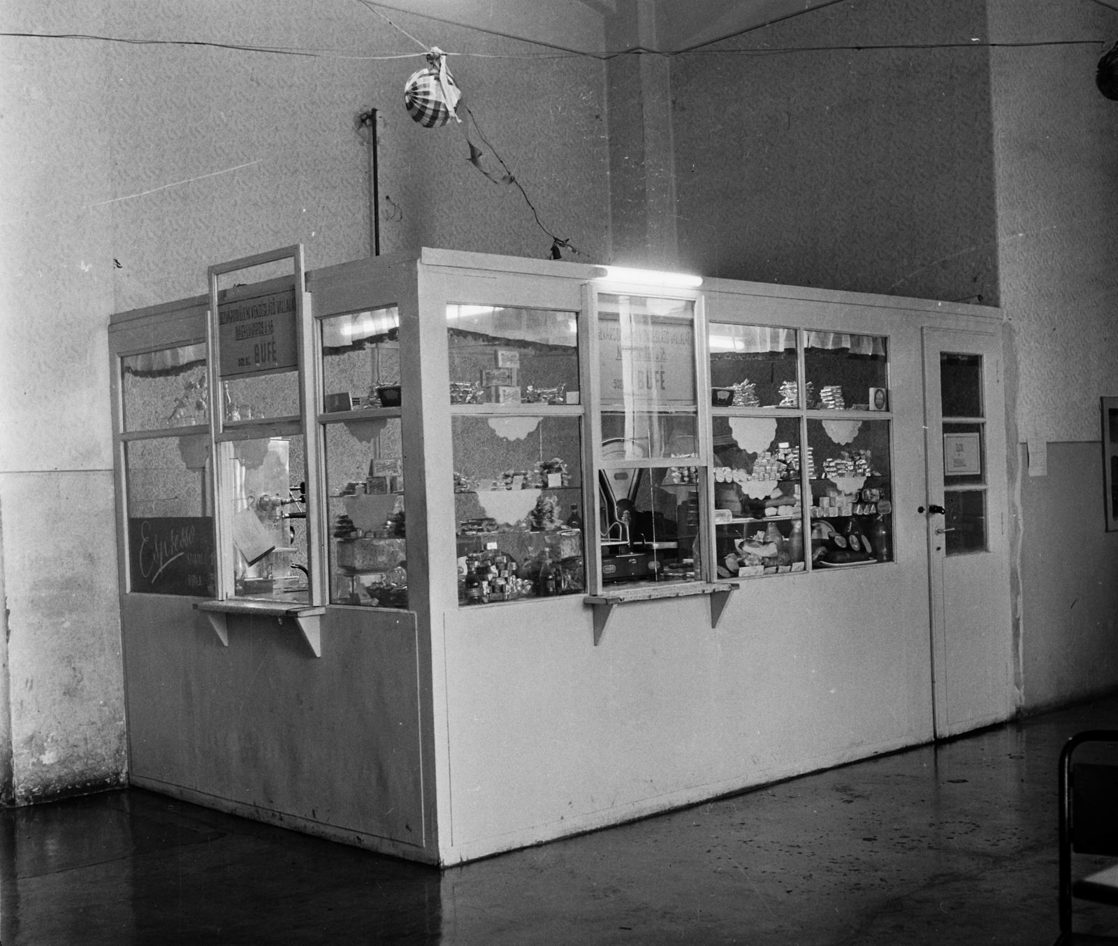 Hungary, 1958, Bauer Sándor, scale, Fortepan #113120