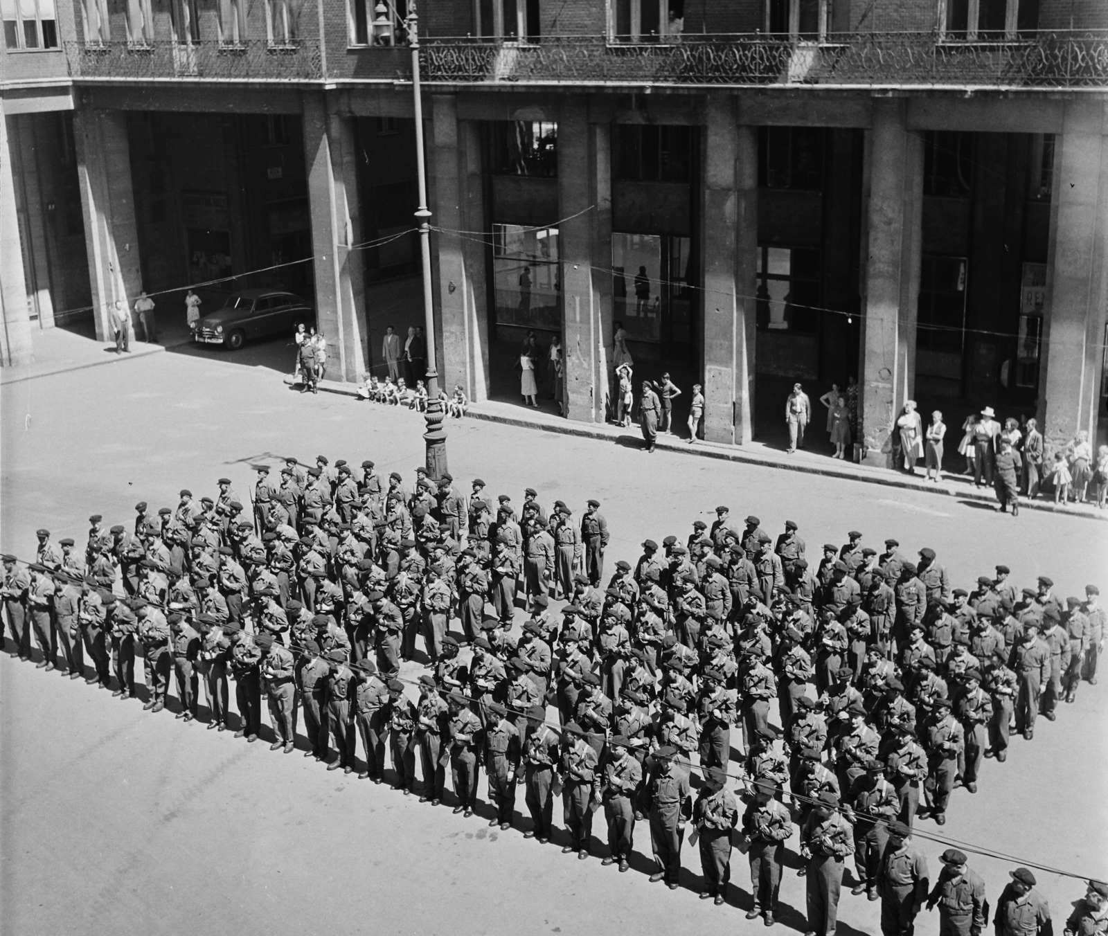 Hungary, Budapest VII., Madách Imre tér. A VII. kerületi munkásőrség zászlóavató ün­nepsége., 1957, Bauer Sándor, uniform, festive, Workers' Militia, Budapest, Fortepan #113157