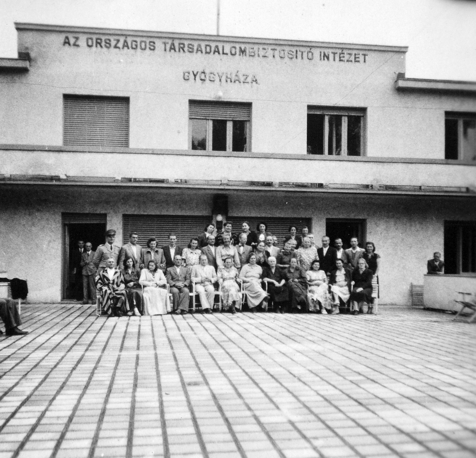 Hungary, Harkány, Bajcsy-Zsilinszky utca 3., OTI üdülő (később Hotel Korona)., 1941, Fortepan, tableau, Fortepan #11326