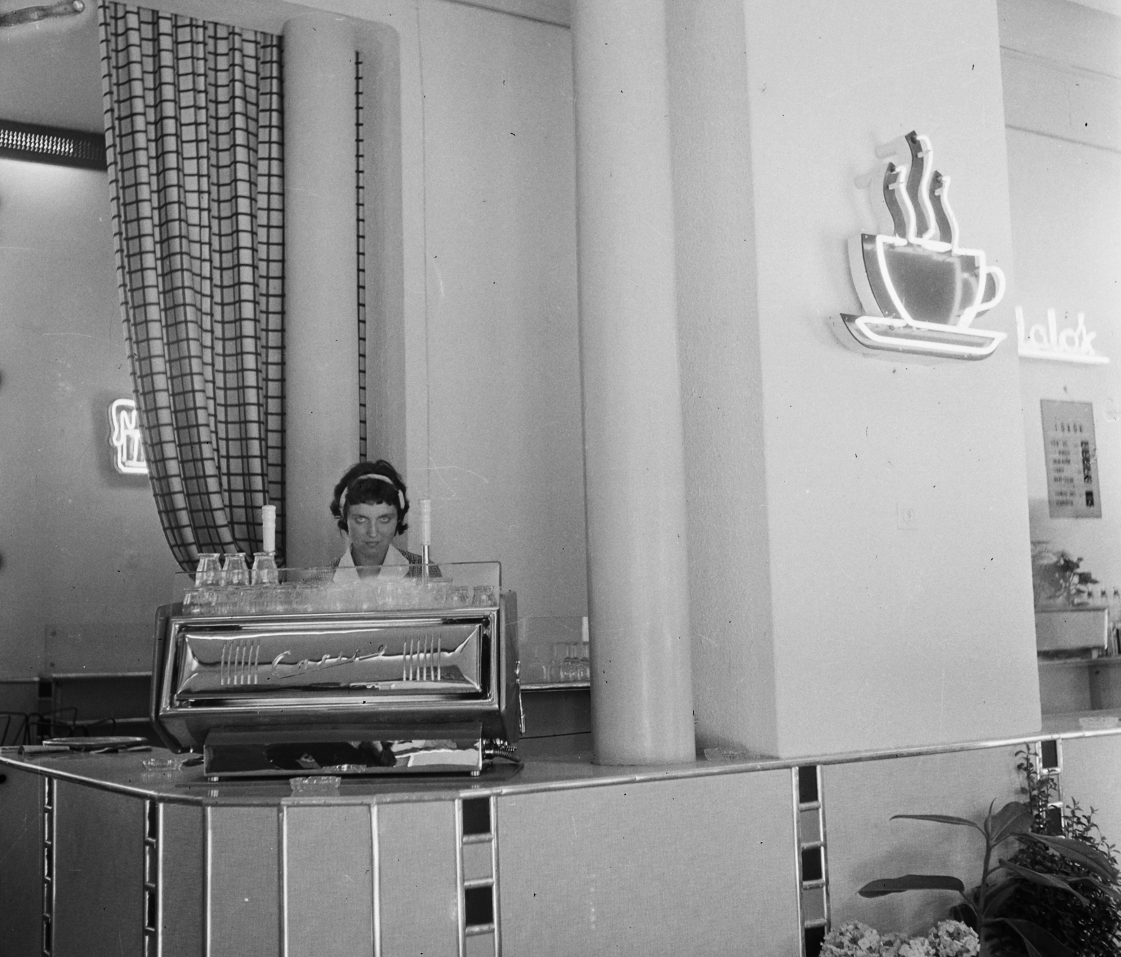 Hungary,Lake Balaton, Siófok, Fő utca 43., Fogas bisztró., 1959, Bauer Sándor, neon sign, buffet, coffee maker, neon sign, Fortepan #113356