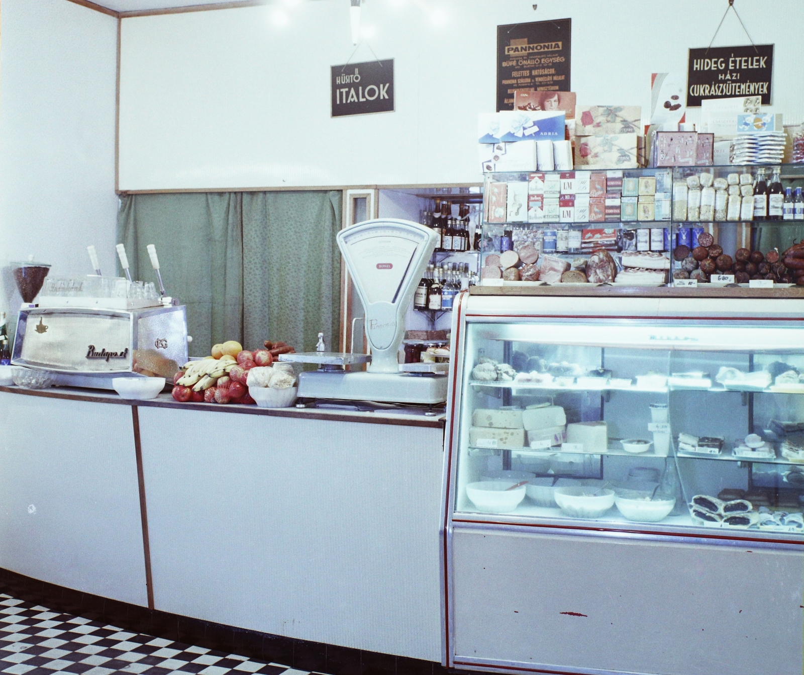 Hungary, Budapest VIII., Bláthy Ottó utca 13-15., Pannónia Szálloda és Venndéglátó Vállalat, Büfé Önálló Egység., 1969, Bauer Sándor, colorful, buffet, coffee maker, coffee machine, Budapest-brand, scale, Budapest, Fortepan #113430