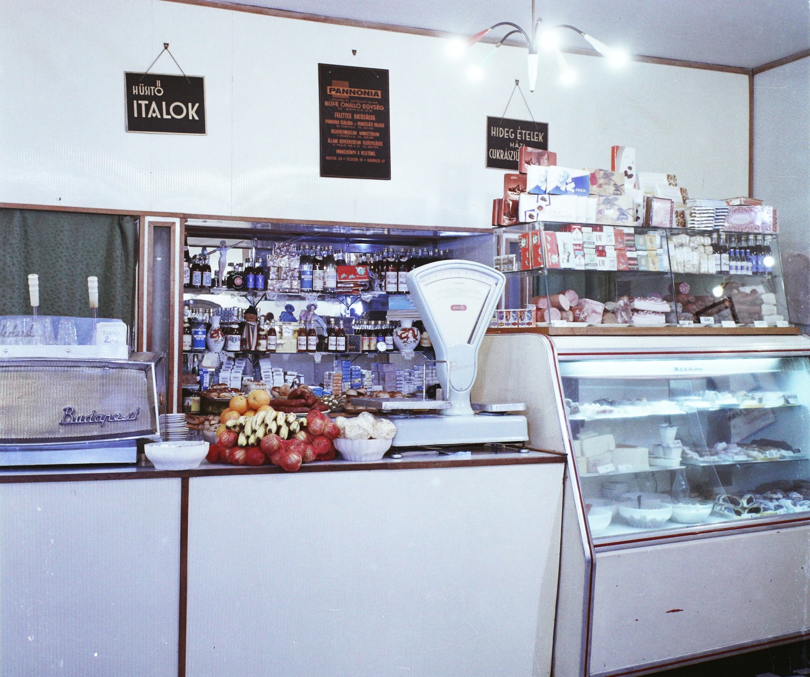 Hungary, Budapest VIII., Bláthy Ottó utca 13-15., Pannónia Szálloda és Venndéglátó Vállalat, Büfé Önálló Egység., 1969, Bauer Sándor, colorful, buffet, coffee maker, Budapest-brand, Budapest, Fortepan #113431