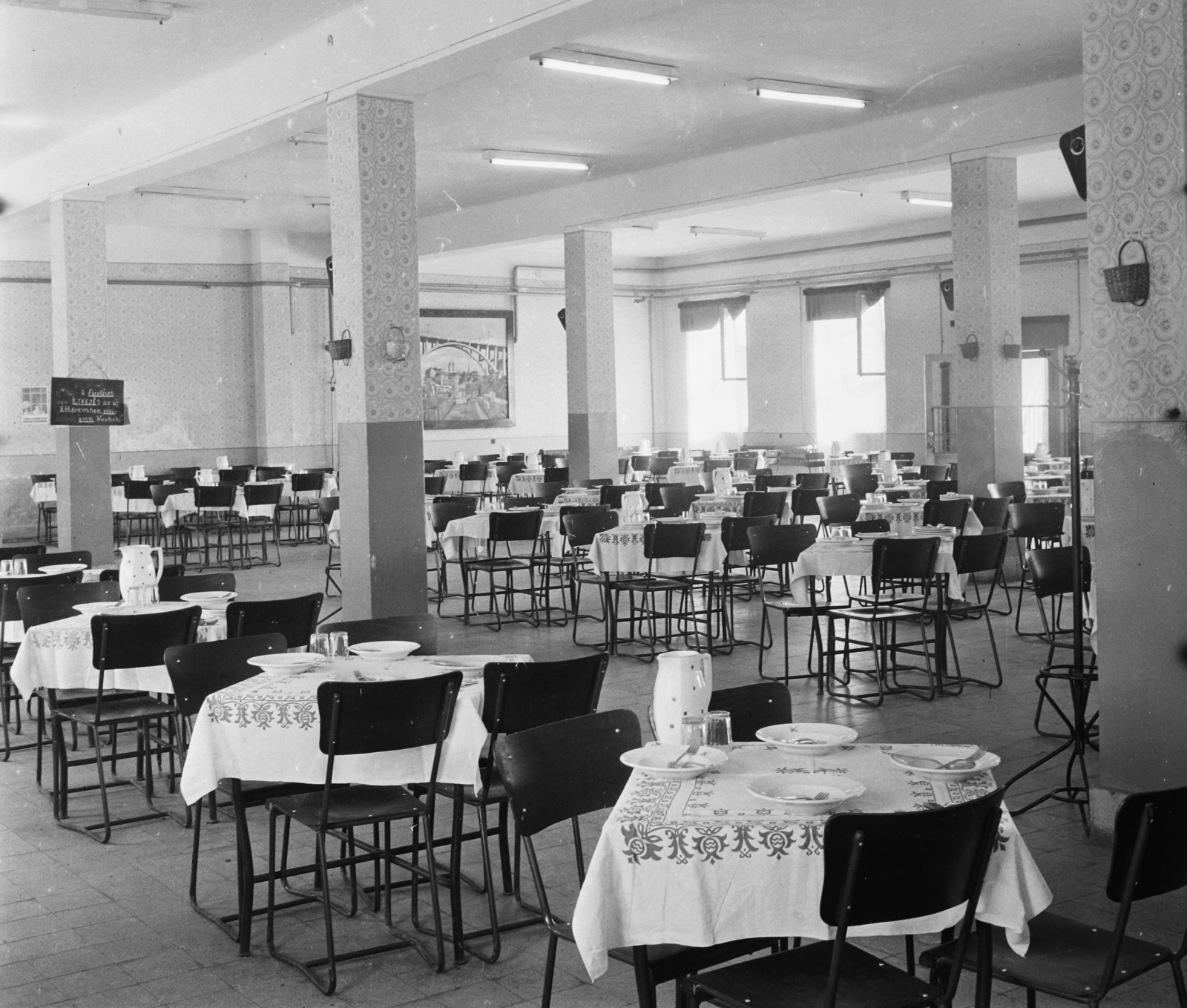 Hungary, Ajka, a Hőerőmű építkezésének étterme., 1959, Bauer Sándor, restaurant, jug, Fortepan #113473