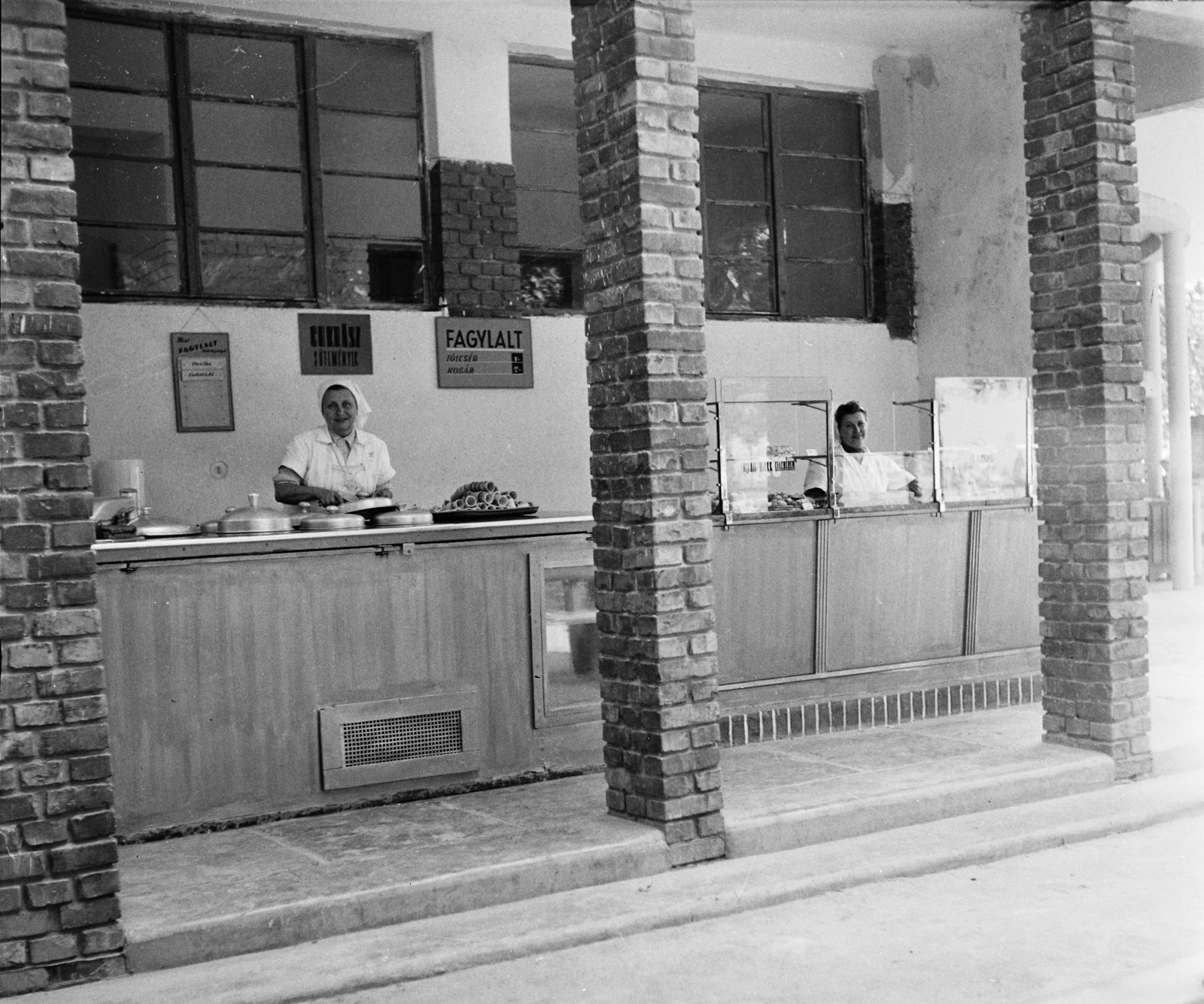 Hungary,Lake Balaton, Siófok, Petőfi sétány, strand, büfé., 1959, Bauer Sándor, Fortepan #113480