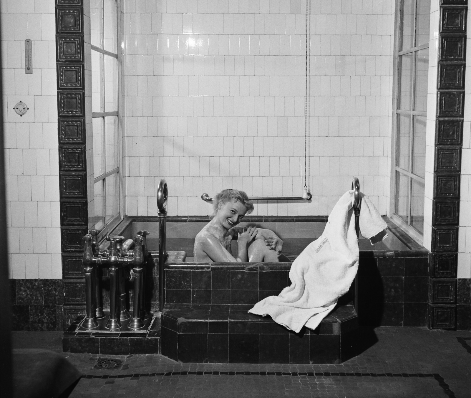 Hungary, Budapest XI., Gellért Gyógyfürdő, kádfürdő., 1960, Bauer Sándor, erotica, nude photo, Budapest, Fortepan #113594