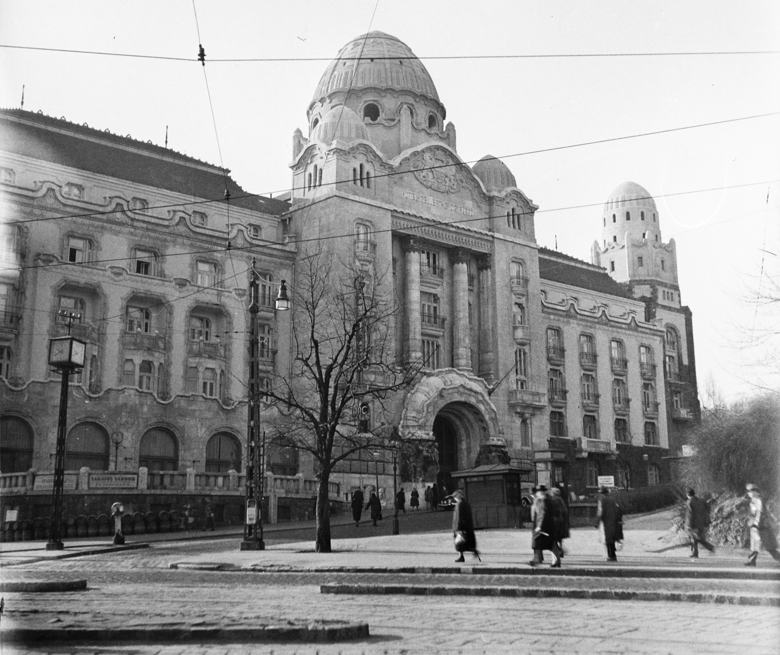 Hungary, Budapest XI., a Gellért Szálló Kelenhegyi úti oldala (fürdő bejárat)., 1960, Bauer Sándor, hotel, Budapest, Fortepan #113595