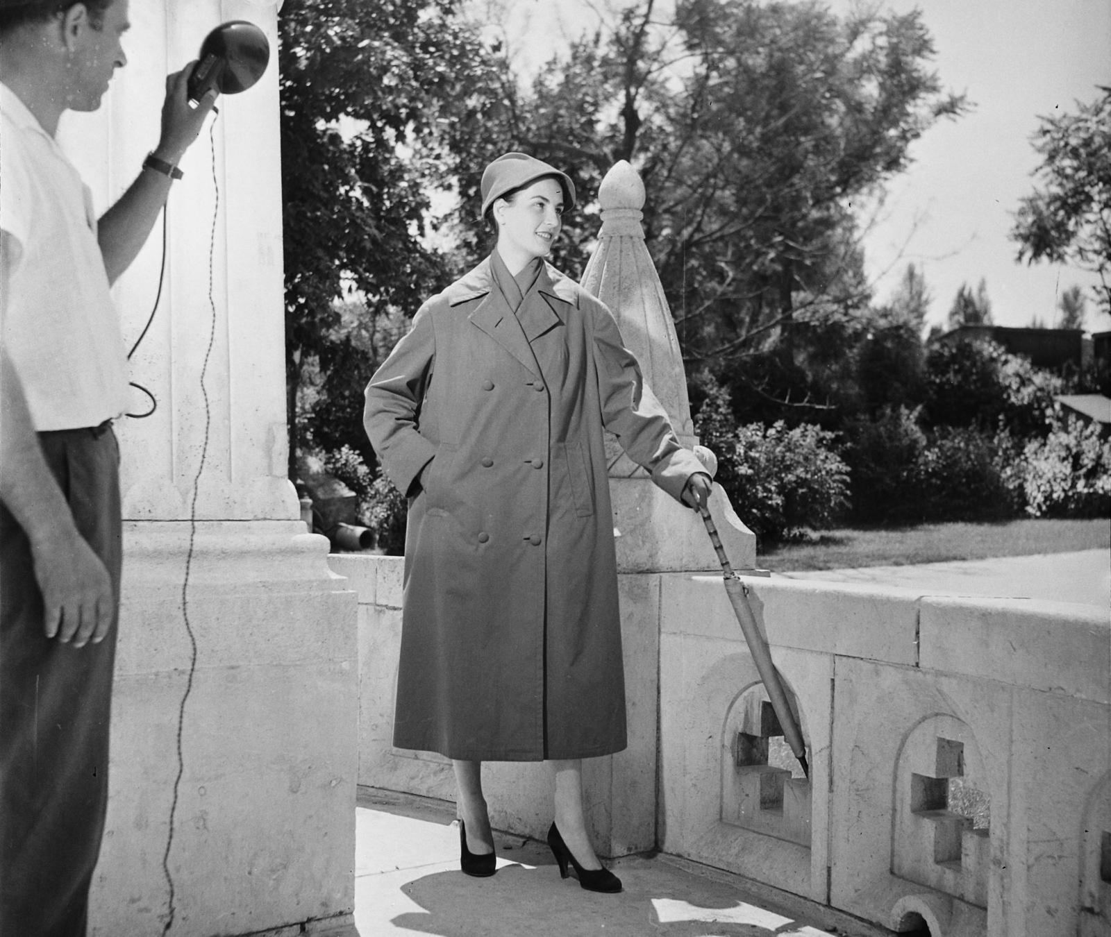 Hungary, Budapest I., Szentháromság tér, a felvétel Szent István szobránál készült., 1957, Bauer Sándor, photography, Budapest, Fortepan #113604