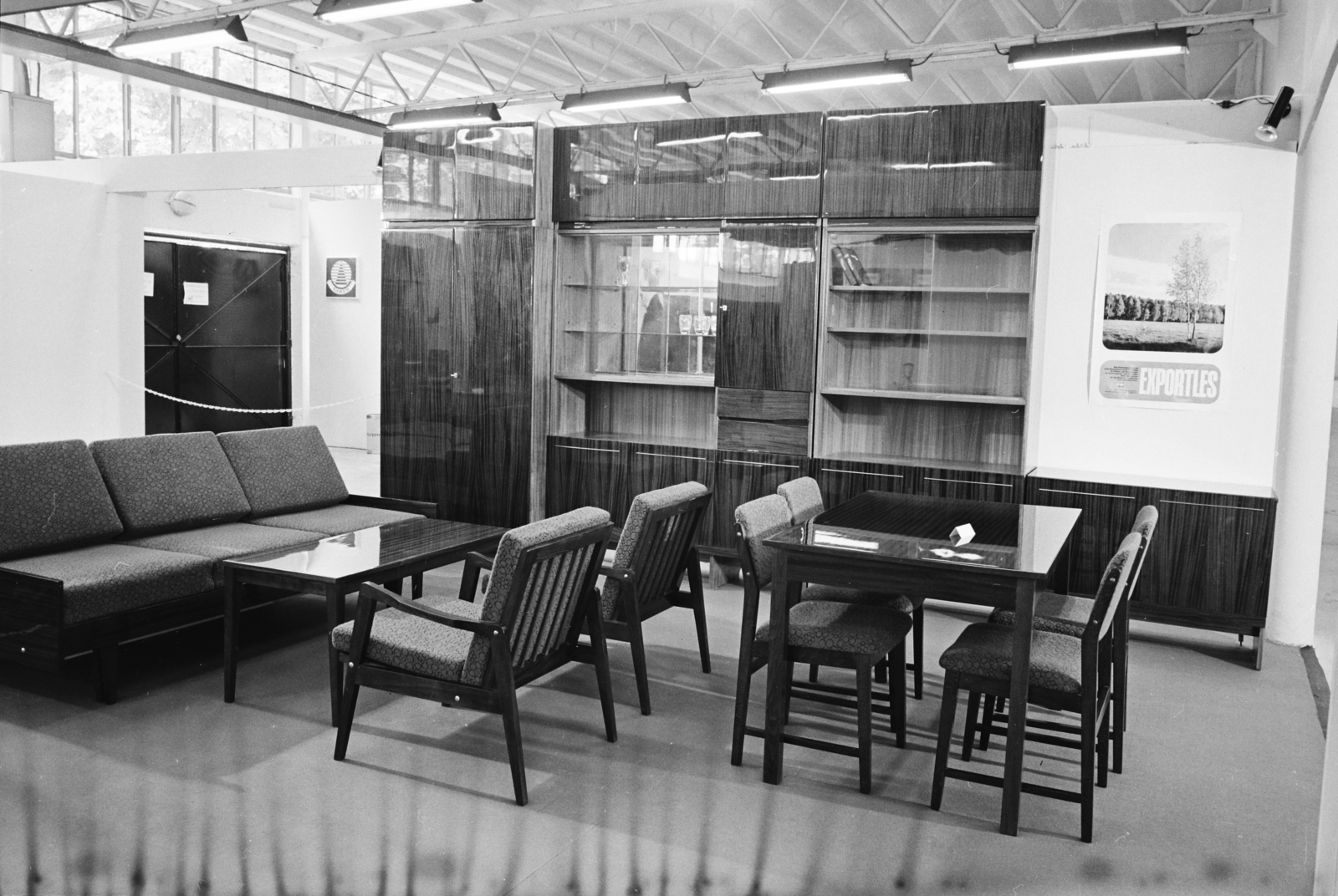 Magyarország, Városliget, Budapest XIV., Otthon '74 bútorkiállítás a BNV pavilonjában., 1973, Bauer Sándor, bútor, nemzetközi vásár, Budapest, Fortepan #113699