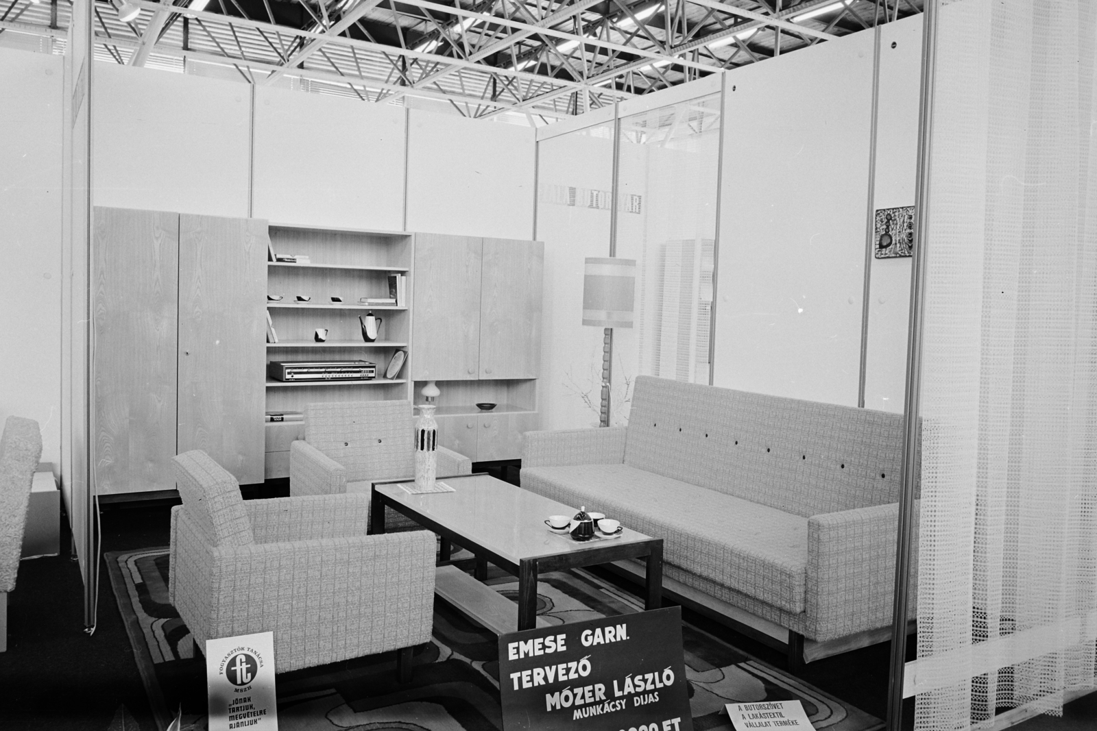 Hungary, Budapest XIV., Otthon '74 bútorkiállítás a BNV pavilonjában., 1973, Bauer Sándor, floor lamp, furniture, international fair, Budapest, Fortepan #113708