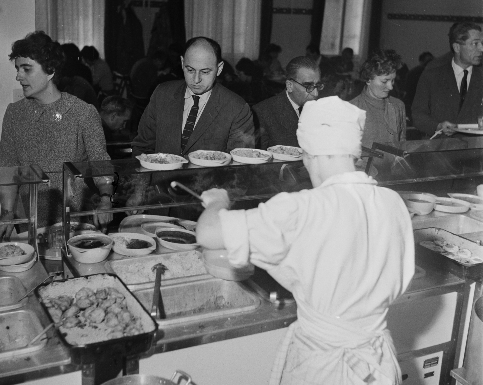 Hungary, Budapest V., Nádor utca 9., Zrínyi utca sarok. Az Országos Tervhivatal étterme., 1963, Bauer Sándor, self-serving restaurant, Budapest, Fortepan #113832