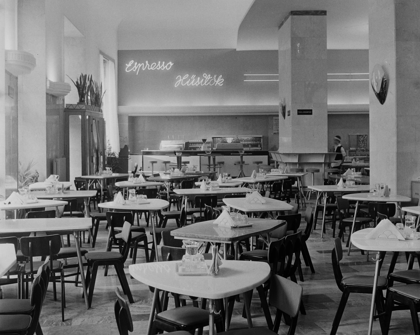 Hungary, Budapest XIII., Nyugati (Marx) tér 5., Expressz önkiszolgáló étterem (korábban Tejvendéglő)., 1963, Bauer Sándor, Budapest, Fortepan #113846