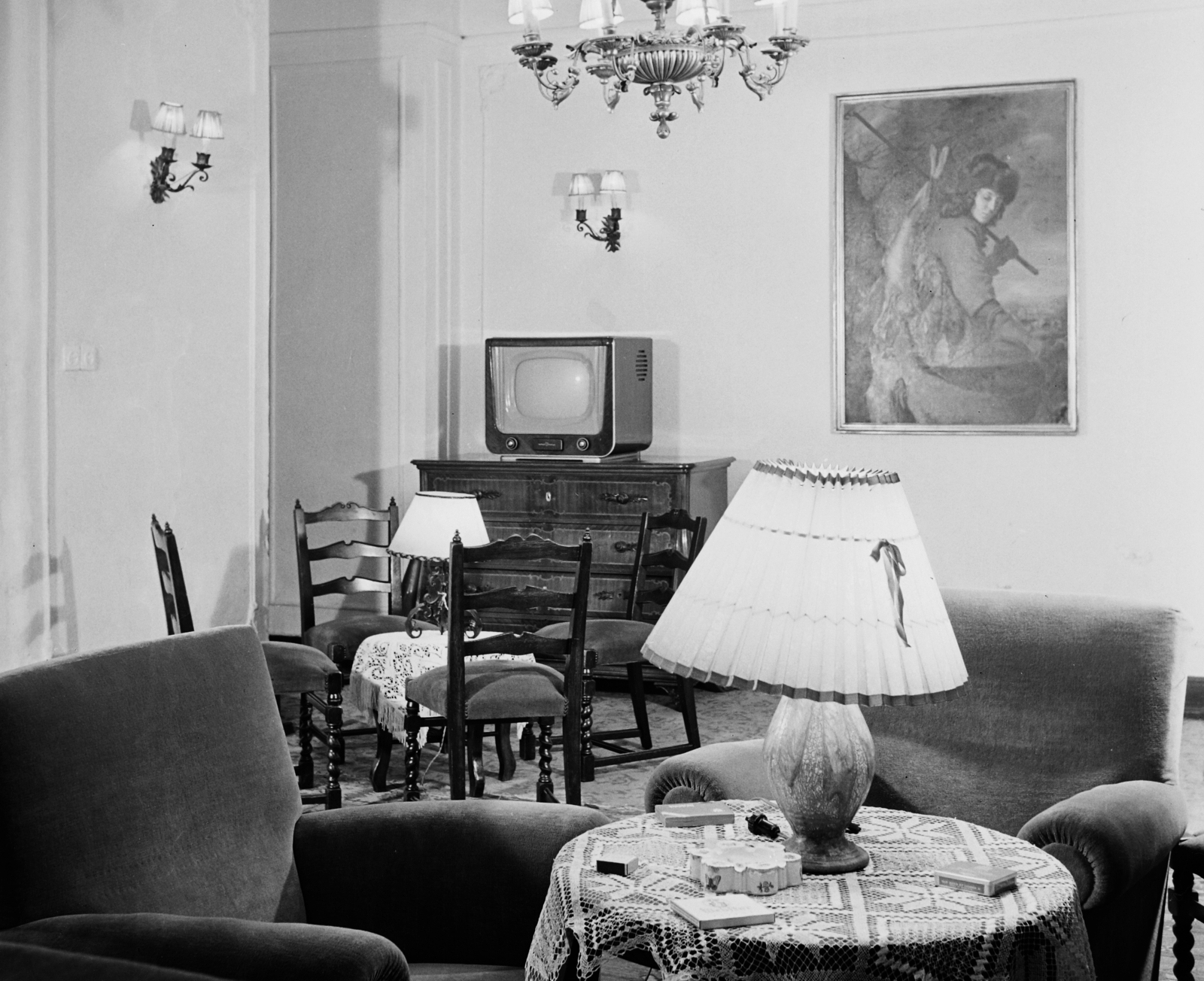 Hungary, Budapest V., Apáczai Csere János utca, a Duna szálló egyik társalgója., 1958, Bauer Sándor, TV, hall, Budapest, painting, Fortepan #113857