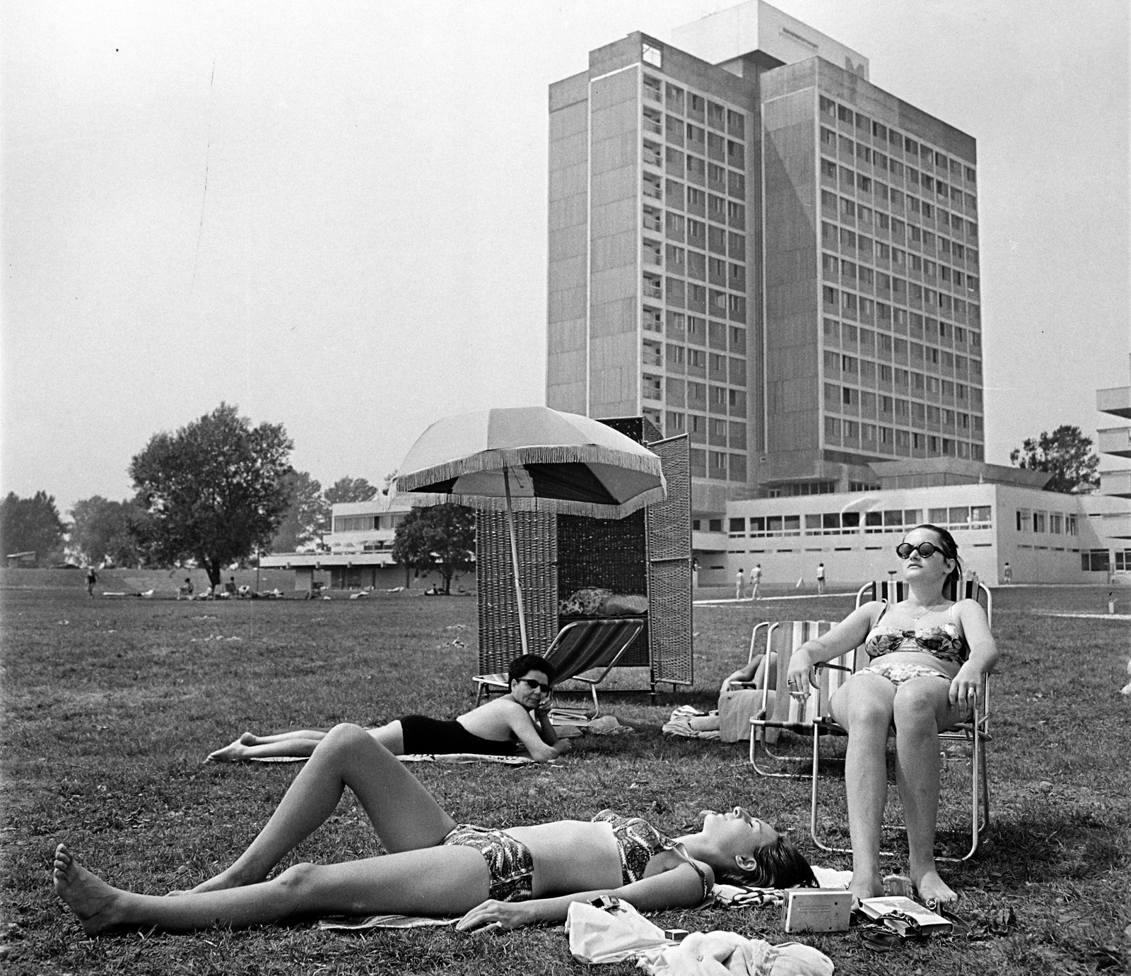 Magyarország, Balatonfüred, a felvétel a Hotel Marina parkjában készült., 1969, Bauer Sándor, Fortepan #113978