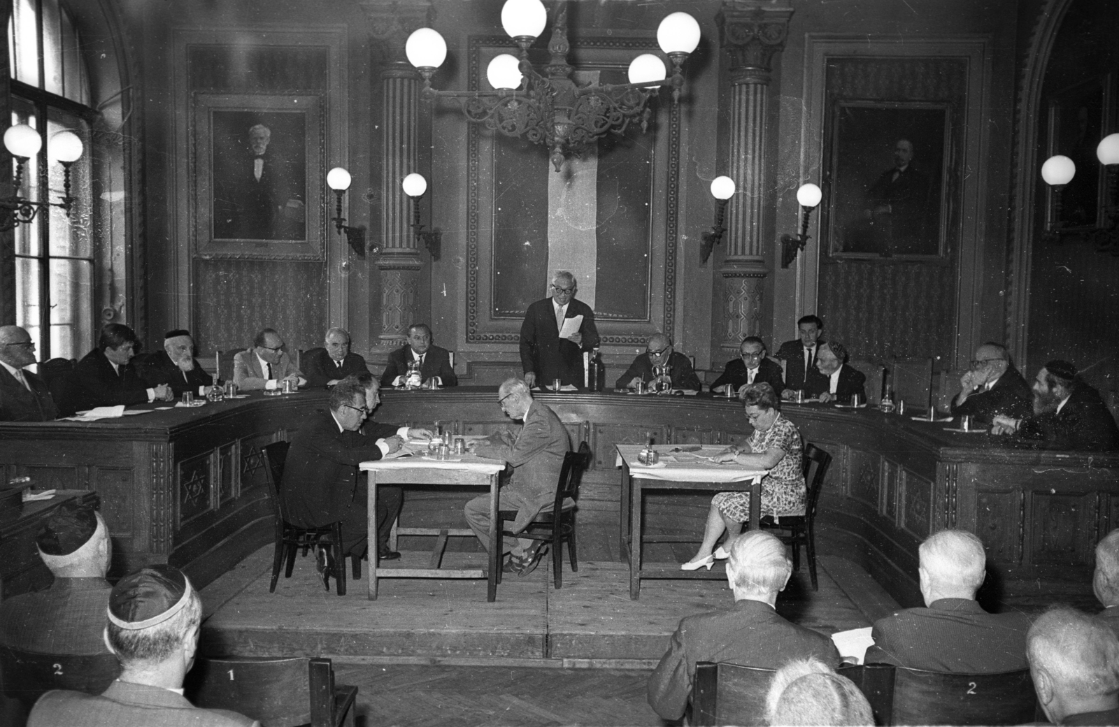 Hungary, Budapest VII., Síp utca 12., a Magyarországi Zsidó Hitközségek Szövetsége székházának díszterme. Dr. Seifert Géza a Magyar Izraeliták Országos Képviselete elnöke beszédét tartja., 1968, Bauer Sándor, Budapest, Fortepan #114258