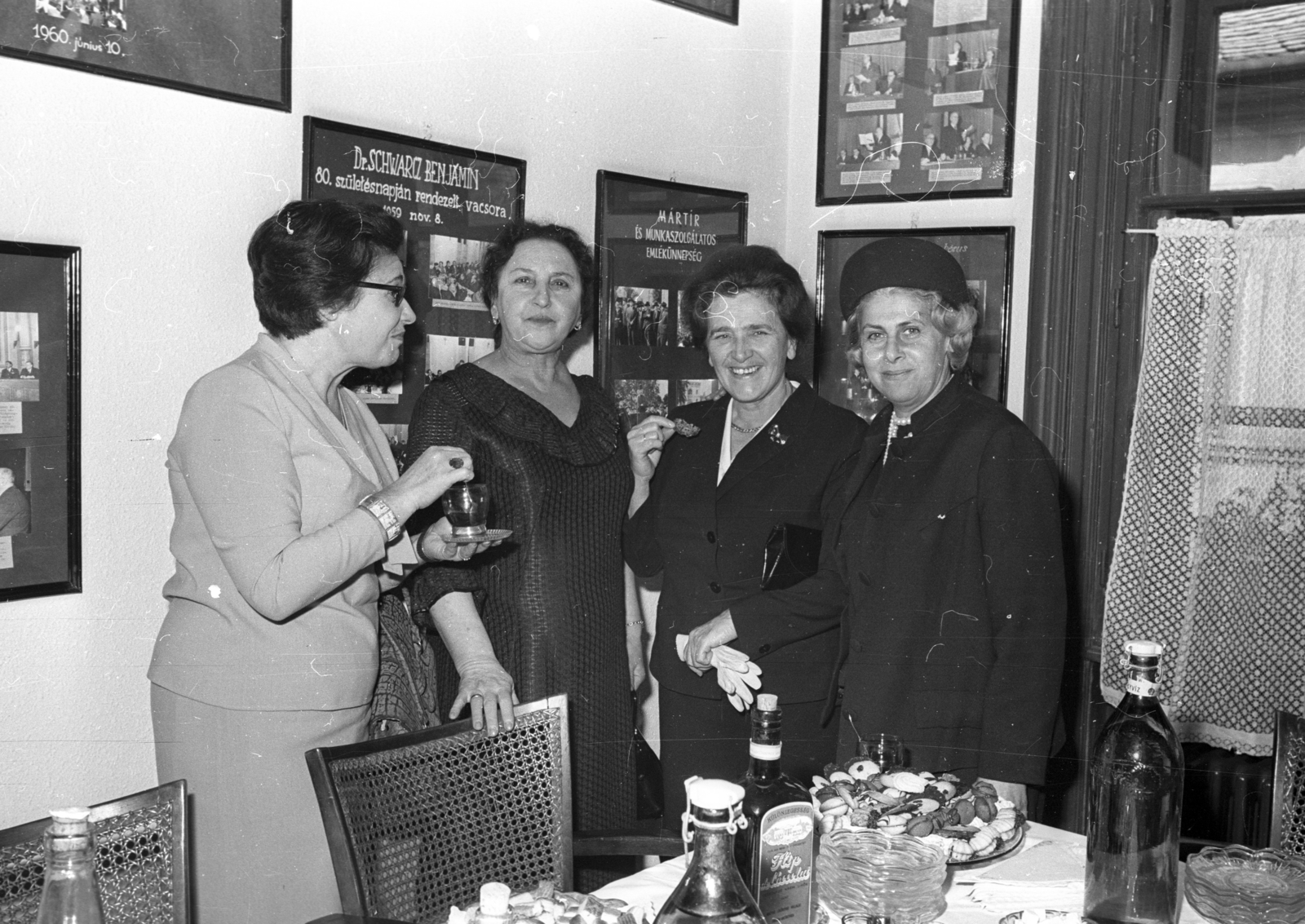 Hungary, Budapest VII., Síp utca 12., a Magyarországi Zsidó Hitközségek Szövetsége székháza. A felvétel Jehuda Léb Levin moszkvai főrabbi budapesti látogatása alkalmával készült., 1969, Bauer Sándor, Budapest, Fortepan #114305