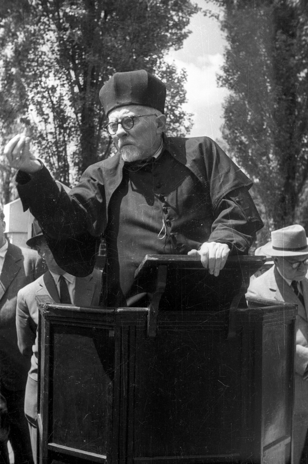 Hungary, Budapest X., Kozma utcai izraelita temető. Schwarz Benjámin főrabbi. A felvétel 1959. június 7-én írók és művészek sírkőveinek avatásakor készült., 1959, Bauer Sándor, Budapest, Fortepan #114323