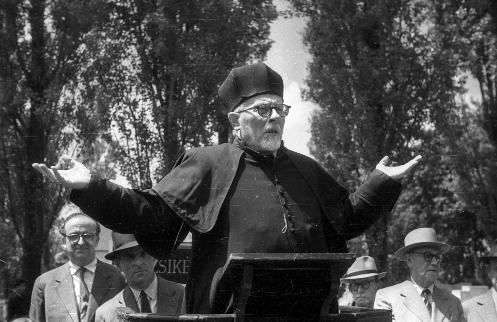 Hungary, Budapest X., Kozma utcai izraelita temető. Schwarz Benjámin főrabbi. A felvétel 1959. június 7-én írók és művészek sírkőveinek avatásakor készült., 1959, Bauer Sándor, Budapest, Fortepan #114324