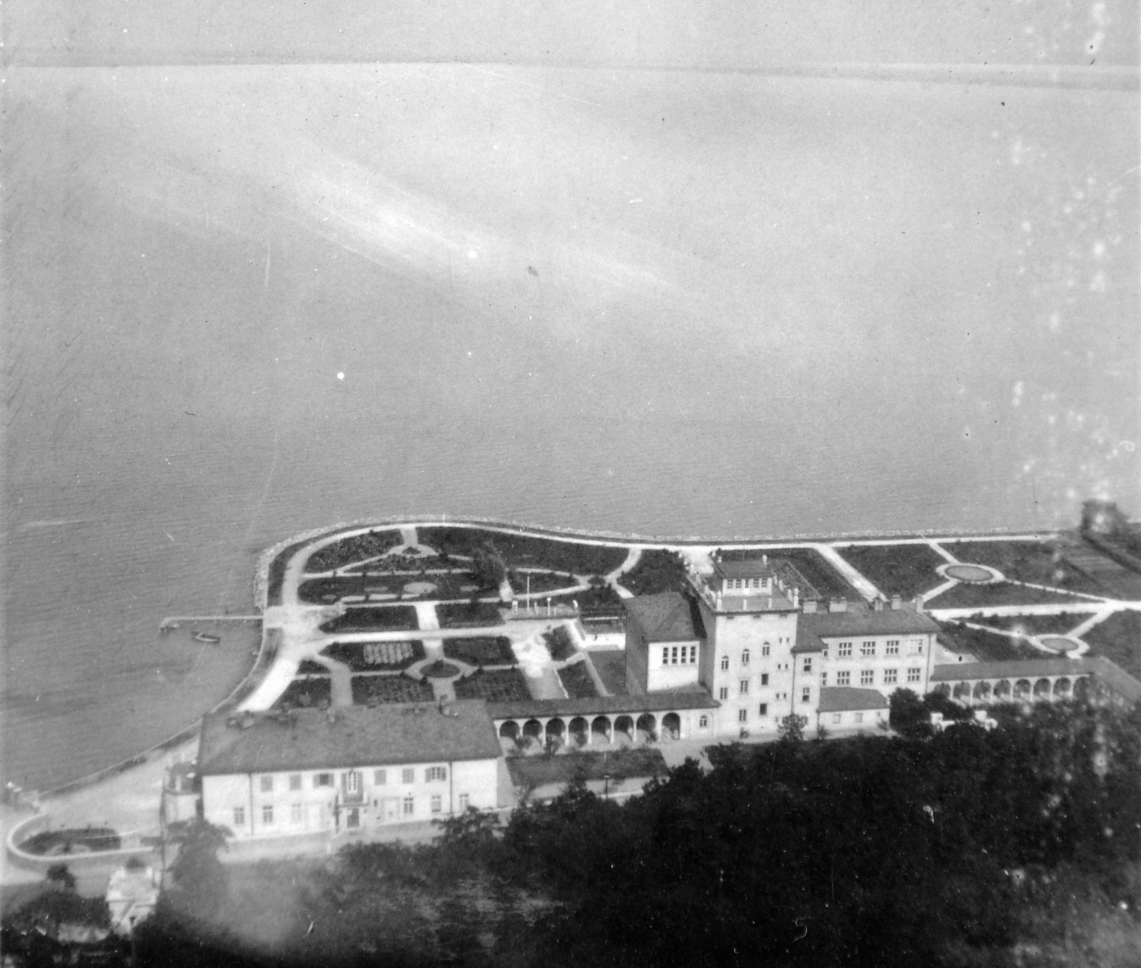 Hungary,Lake Balaton, Tihany, Magyar Biológiai Kutatóintézet (később Ökológiai Kutatóközpont Balatoni Limnológiai Intézet)., 1940, Gyöngyi, picture, public building, Hungarian Academy of Sciences, Fortepan #11433