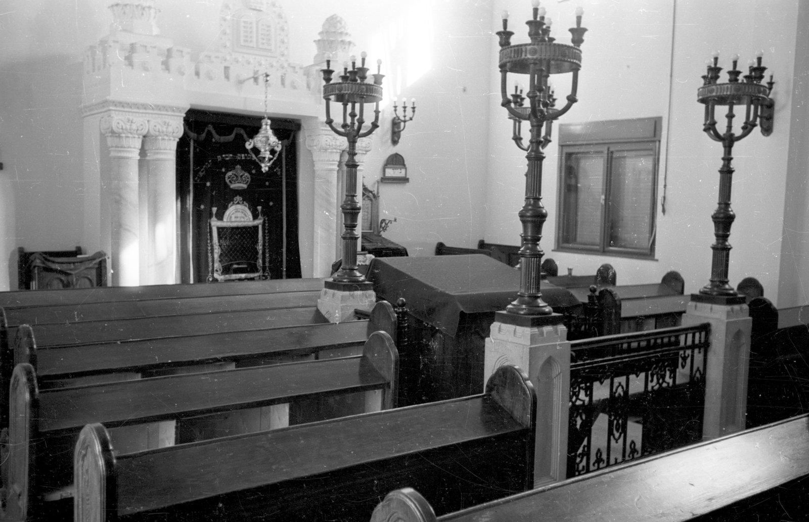 Hungary, Gyöngyös, Gárdonyi Géza utca - Kőrösi Csoma Sándor utca sarok, zsidó imaház a felavatásakor., 1964, Bauer Sándor, religion, judaism, chapel, Fortepan #114353