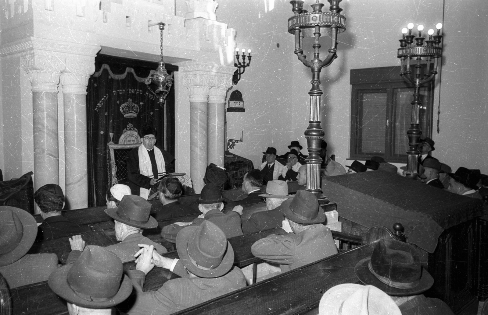 Hungary, Gyöngyös, Gárdonyi Géza utca - Kőrösi Csoma Sándor utca sarok, zsidó imaház a felavatásakor., 1964, Bauer Sándor, Fortepan #114364