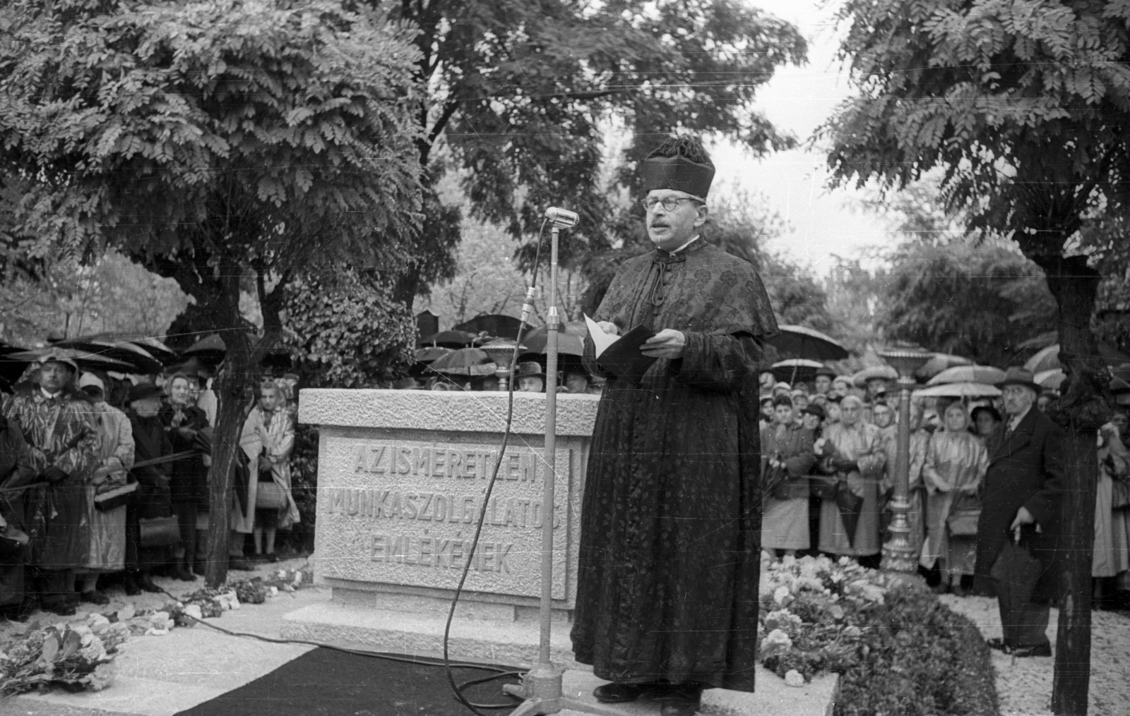 Hungary, Budapest X., Kozma utcai izraelita temető. Az Ismeretlen Munkaszolgálatos emlékművének felavatása 1959. szeptember 27-én, dr. Benoschofsky Imre országos főrabbi., 1959, Bauer Sándor, Budapest, Fortepan #114372