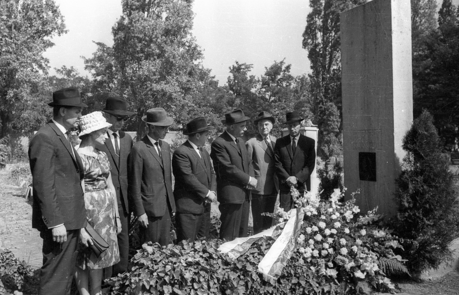 Hungary, Budapest X., Kozma utcai izraelita temető. Szenes Hanna költő emlékműve egykori sírja helyén., 1965, Bauer Sándor, Budapest, Fortepan #114385