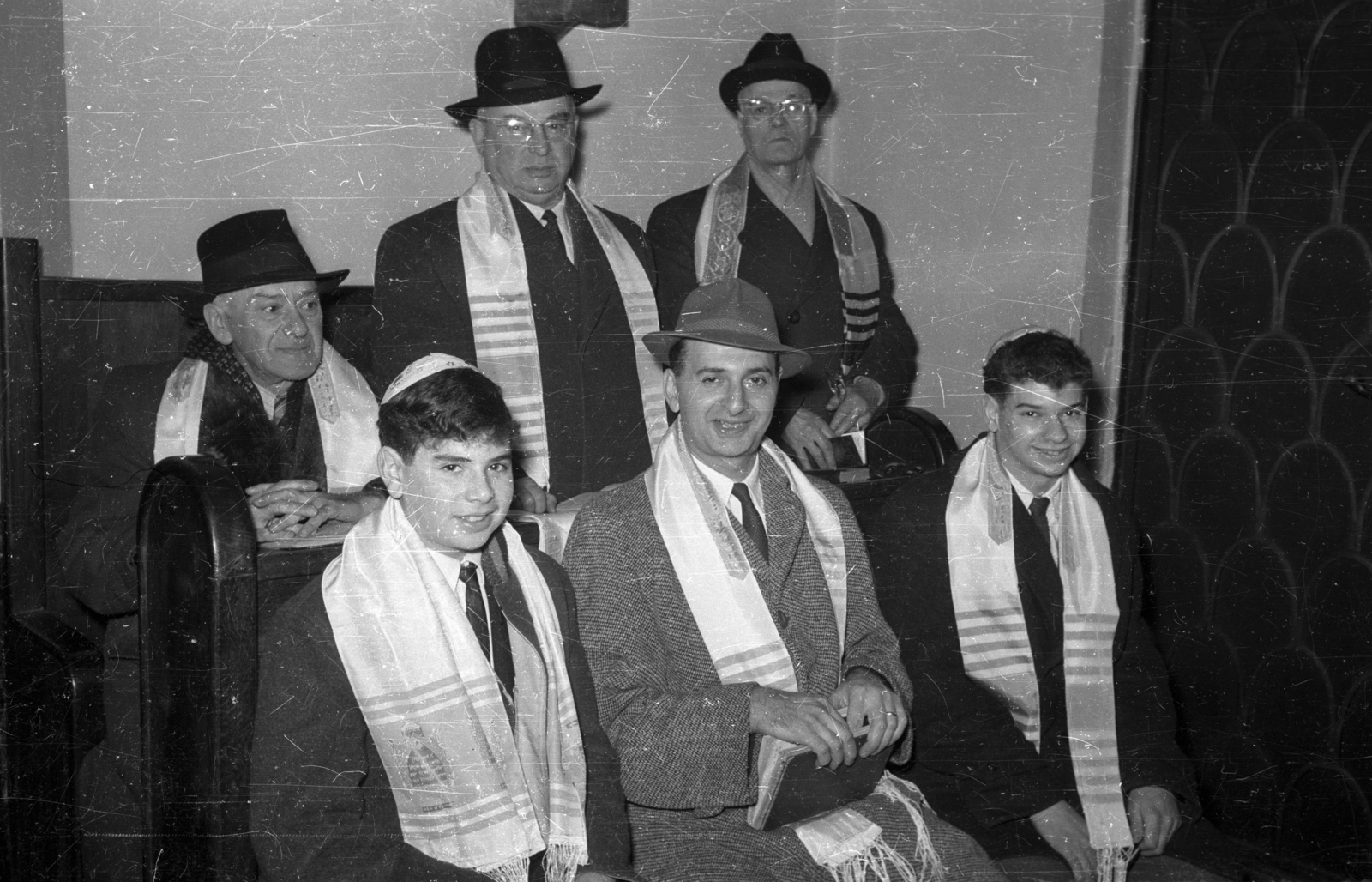 Hungary, Budapest VII., Dohány utca, Hősök temploma., 1963, Bauer Sándor, religion, synagogue, judaism, Budapest, tallith, Fortepan #114482
