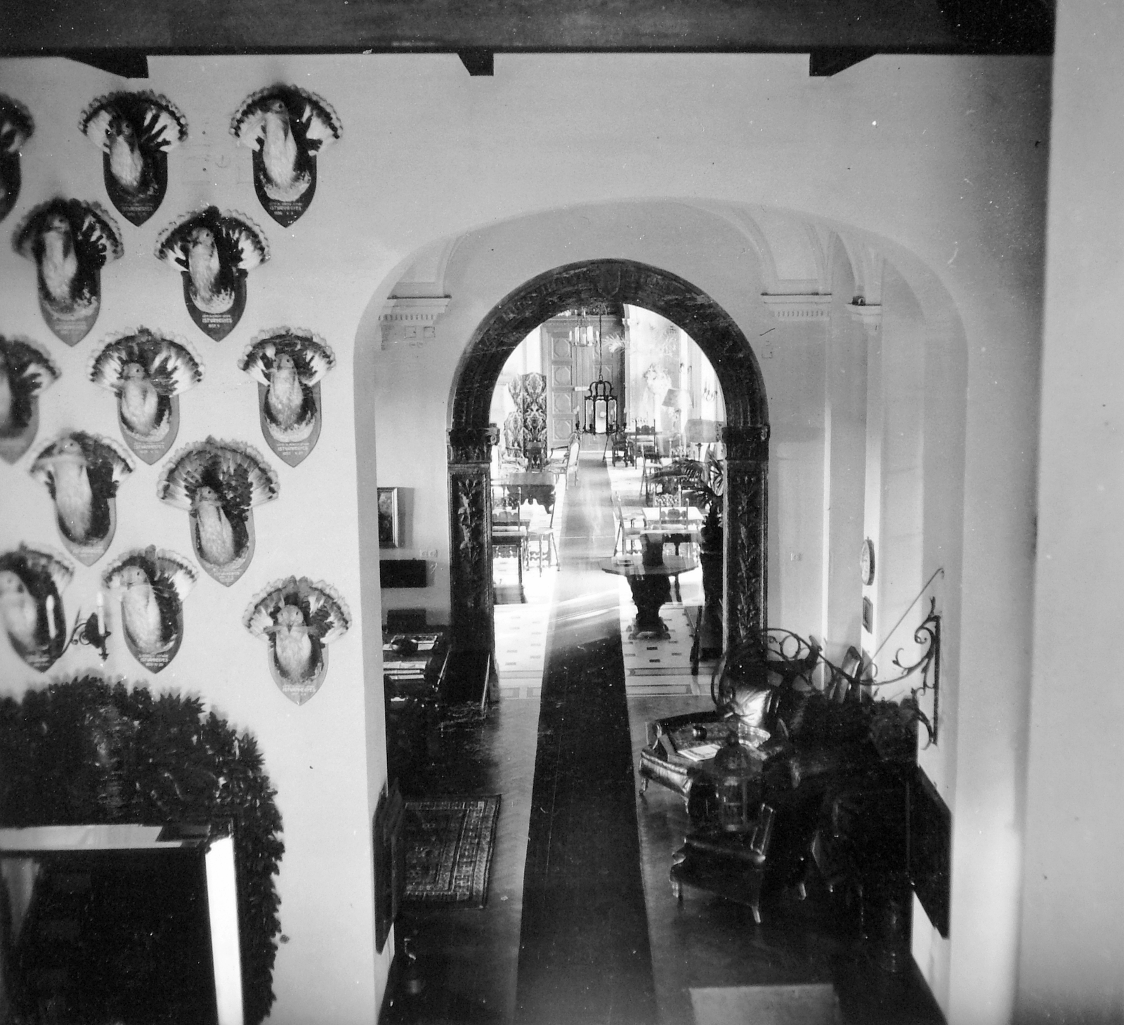 Hungary, Füzérradvány, a Károlyi-kastély márványfolyosója., 1940, Gyöngyi, interior, Fortepan #11462