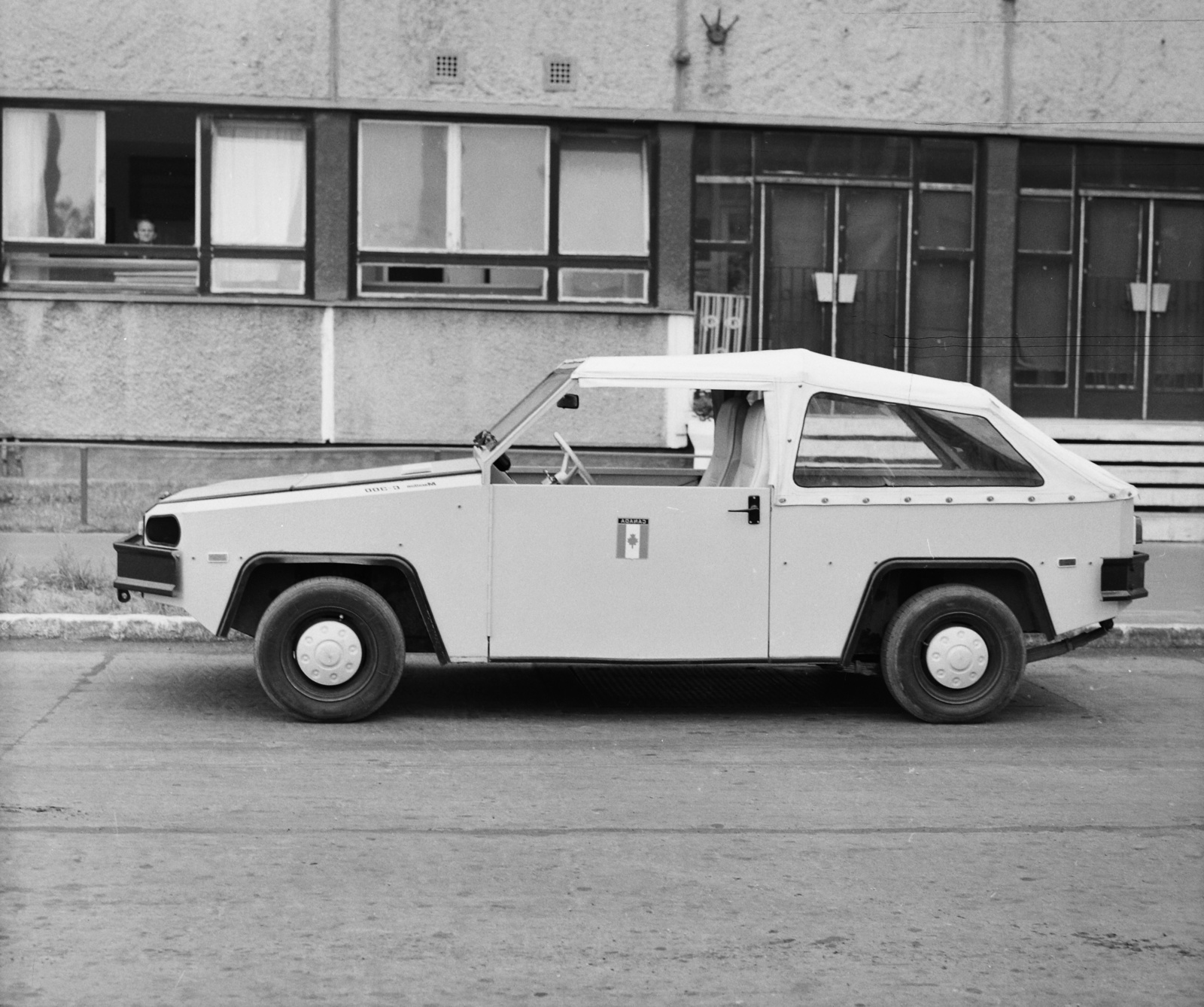 Magyarország, Szigetszentmiklós, Csepel Autógyár, a kanadai Marathon Electric Car Company, Marathon C-300 típusú elektromos autója., 1977, Csepel Autógyár/Békés György, kabrió, Fortepan #114708