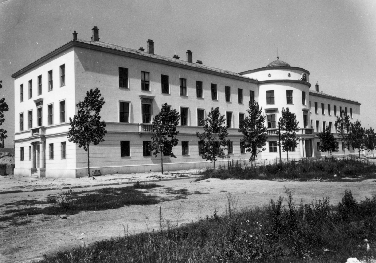 Hungary, Dunaújváros, (Sztálinváros), Kohó- és Gépipari Technikum (később Dunaújvárosi Főiskola)., 1955, Gallai Sándor, public building, Fortepan #114715