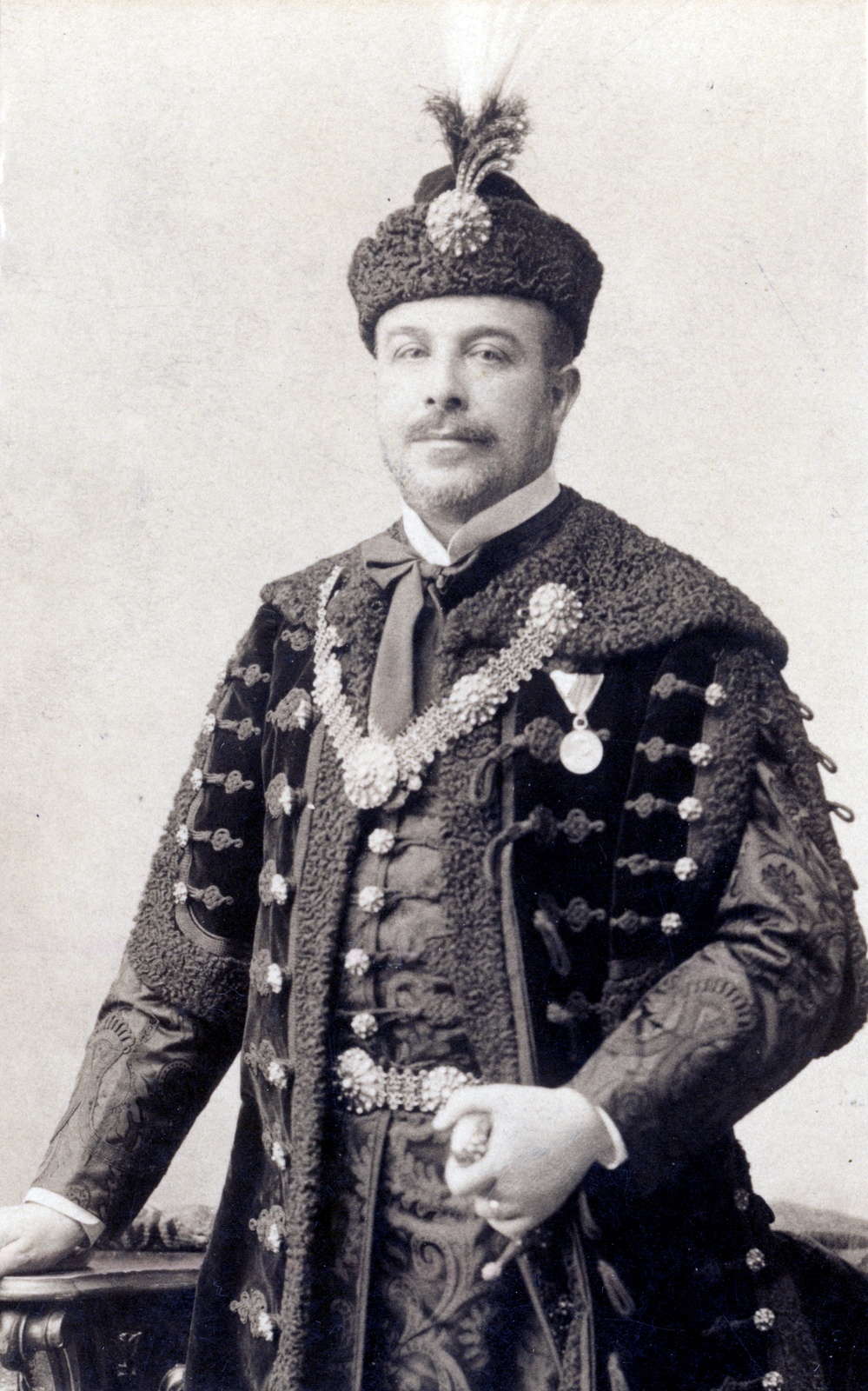 Hungary, dr. Halász Sándor miniszteri tanácsos, a Magyar Királyi Postatakarékpénztár igazgatója., 1907, Fortepan, portrait, man, medal, sword, shako, Fortepan #114801