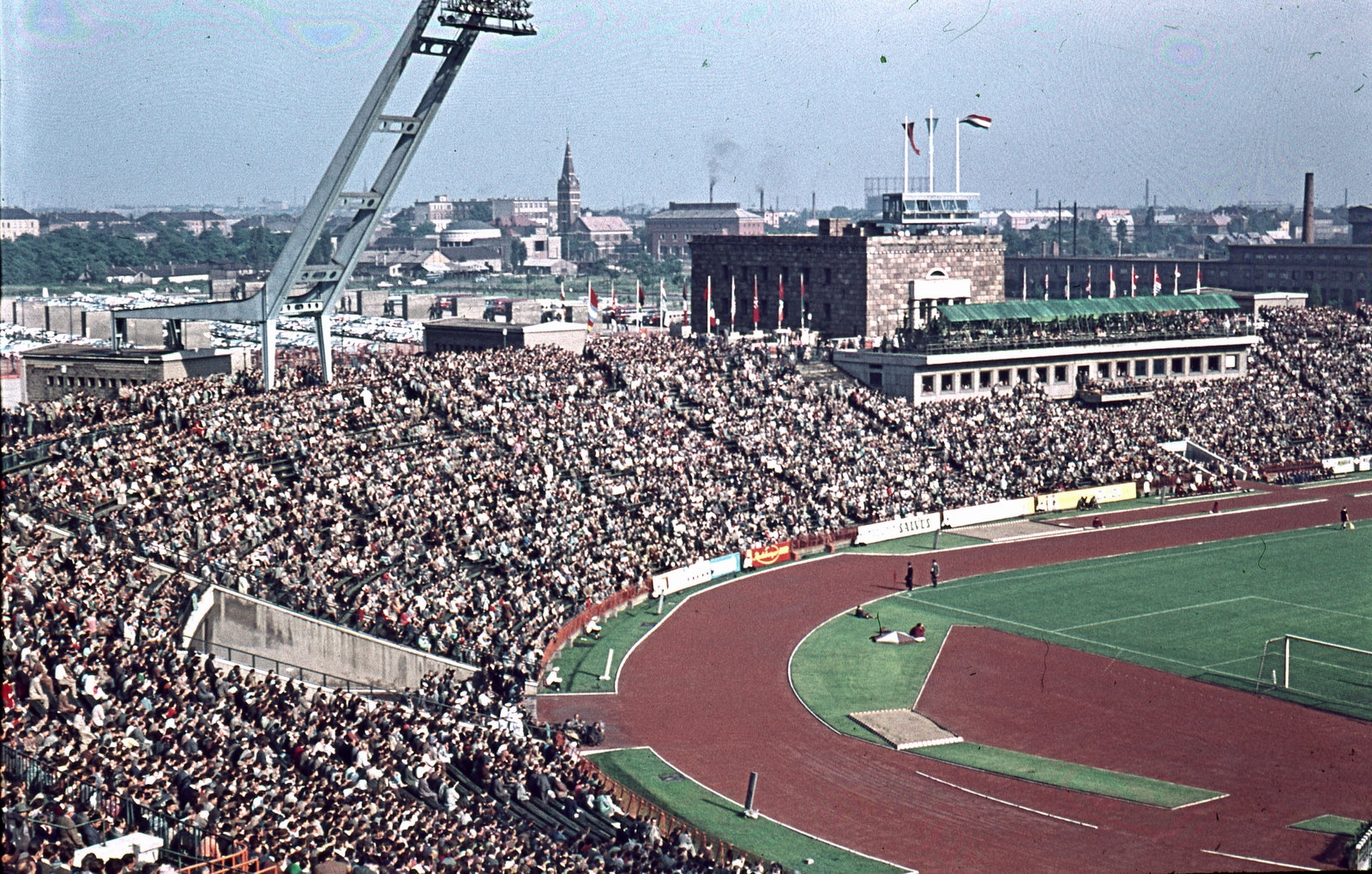 Hungary, Népstadion, Budapest XIV., Magyarország - Ausztria (1:2) válogatott labdarúgó-mérkőzés 1961. június 11-én., 1961, Móra András, colorful, auditorium, stadium, Budapest, Fortepan #114906