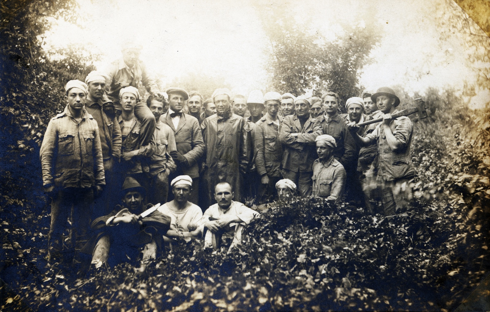 1928, Móra András, tableau, sitting on the shoulders, Fortepan #114914