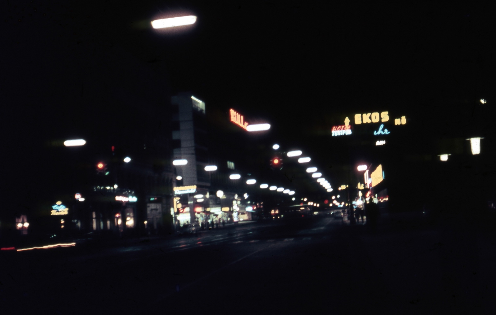 Austria, Vienna, a Landstrasser Hauptstrasse eleje az Am Stadtpark felől., 1961, Móra András, colorful, night, neon sign, Fortepan #115004
