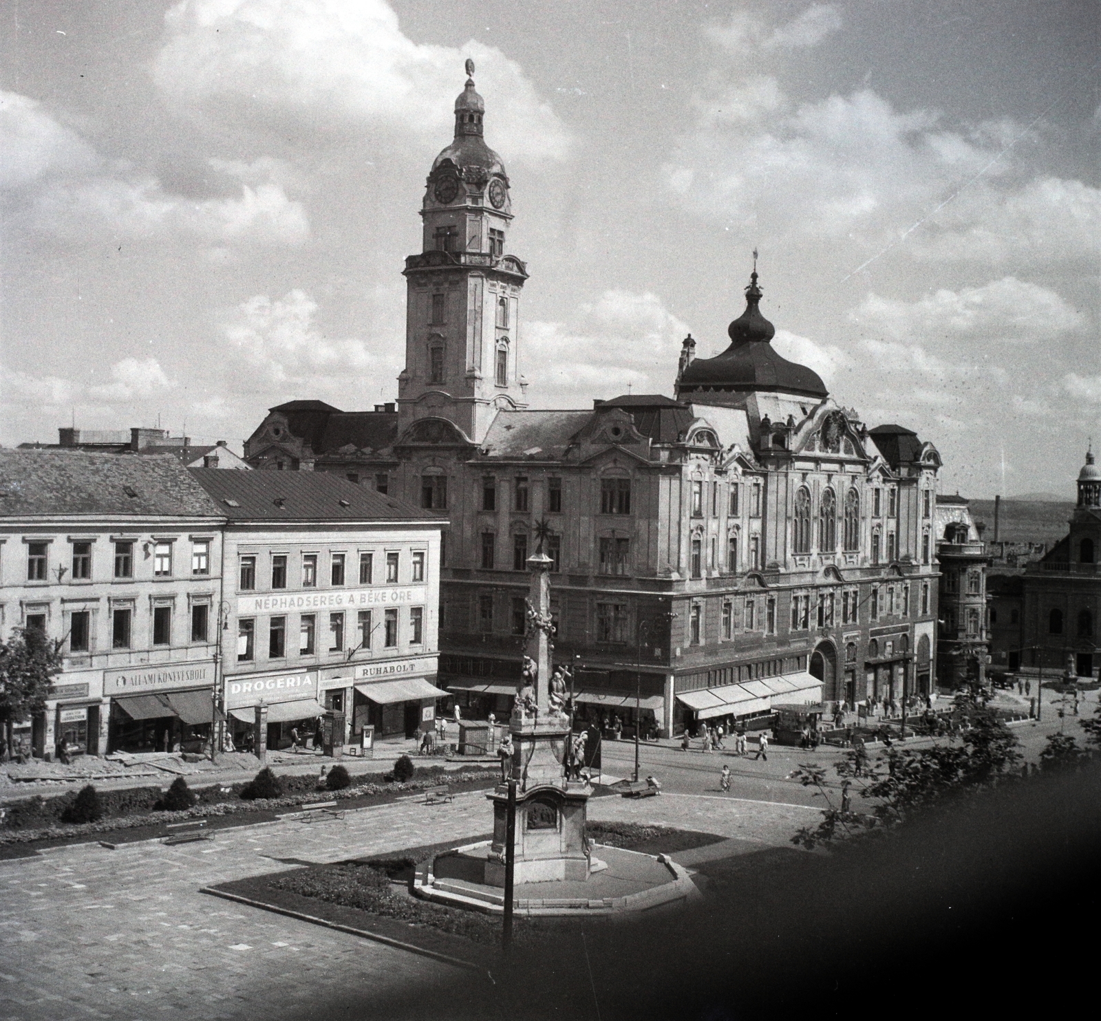 Magyarország, Pécs, Széchenyi tér, Szentháromság-szobor, Városháza., 1949, Fortepan/Album006, látkép, középület, felirat, tér, Fortepan #115021