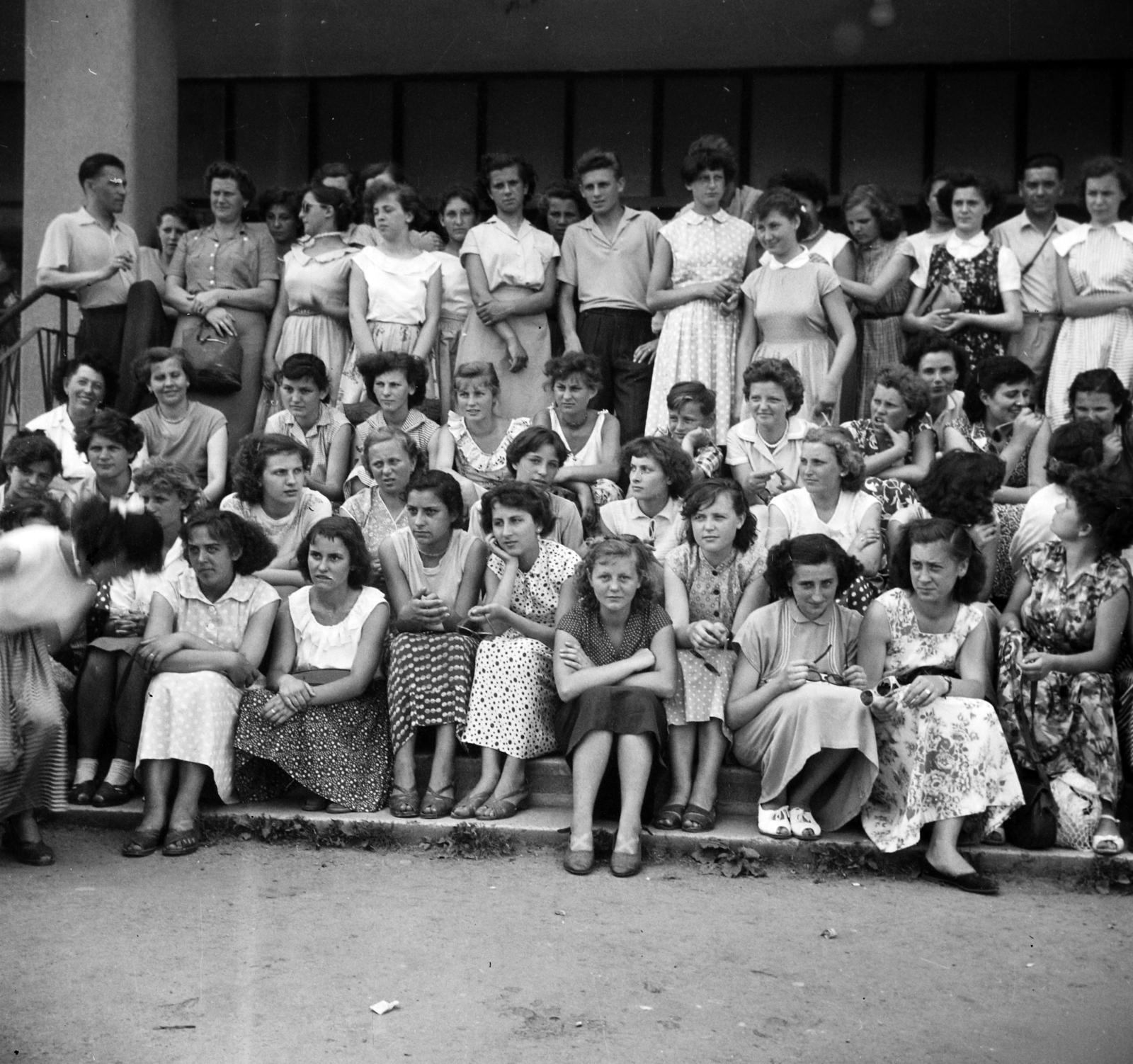 1949, Fortepan/Album006, summer dresses, tableau, sitting on stairs, women, Fortepan #115023