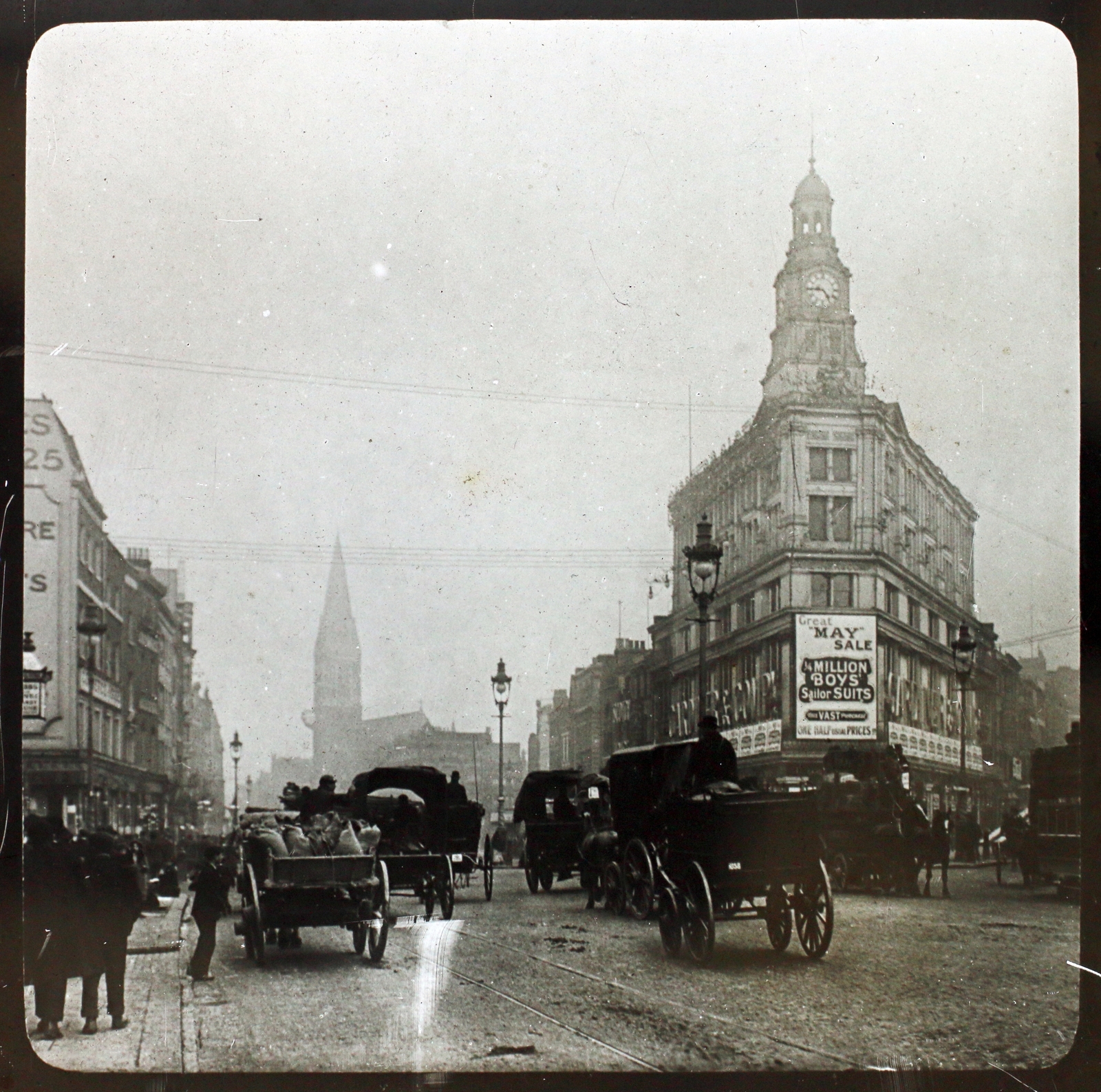 Egyesült Királyság, London, Whitechapel Road a Commercial Road torkolatától a Whitechurch Lane felé nézve, ahol a St. Mary Matfelon (másnéven St. Mary's, Whitechapel) templom látszik., 1900, Fortepan/Album006, lovaskocsi, utcakép, Fortepan #115061