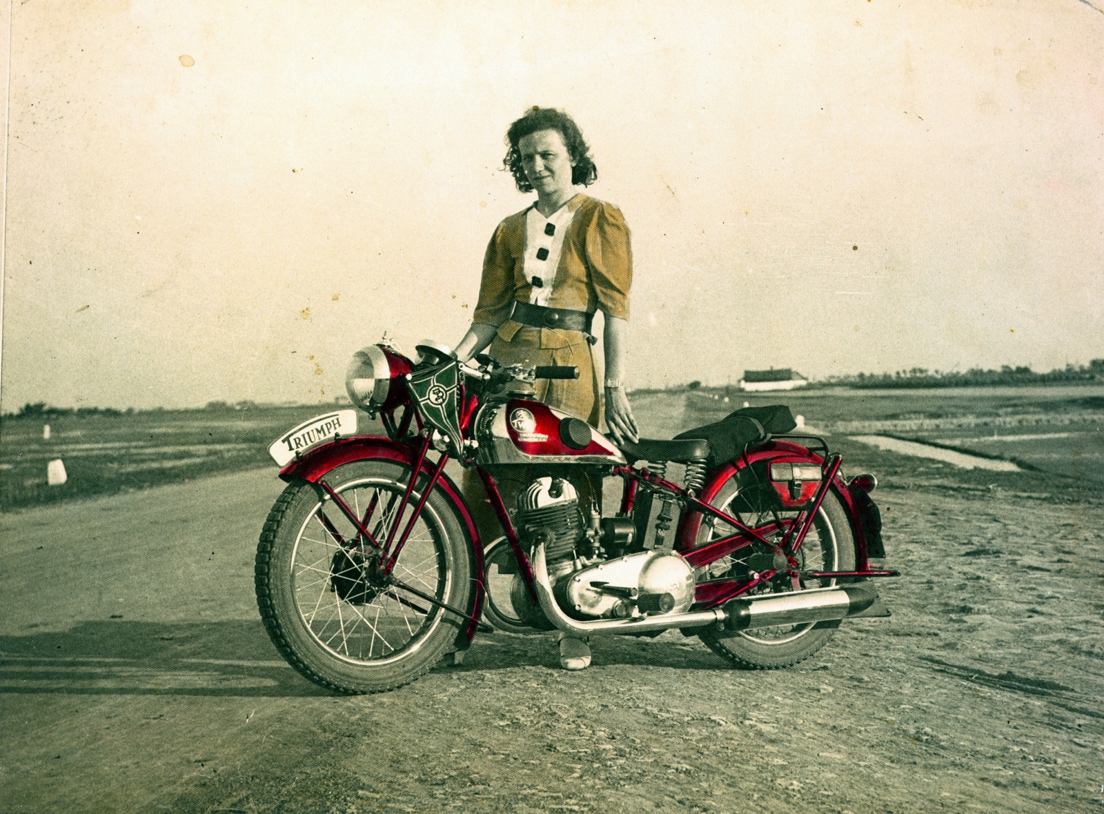 1938, Kelemen Zsuzsa, motorcycle, colored picture, Triumph-brand, Fortepan #115098