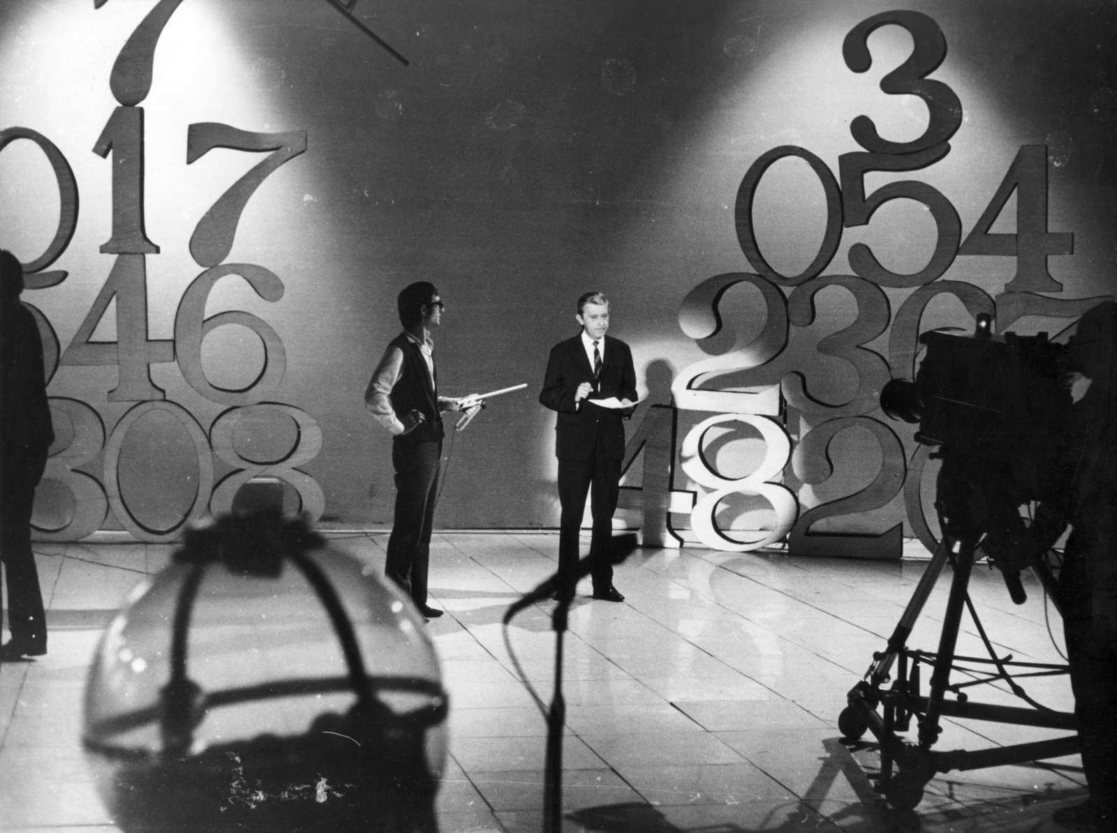 1972, Zsivkov Anita - Koós Árpád / Kocsis András fényképei, Magyar Televízió, tévékamera, Kocsis Mária-díszletterv, lottó sorsolás, Fortepan #115165