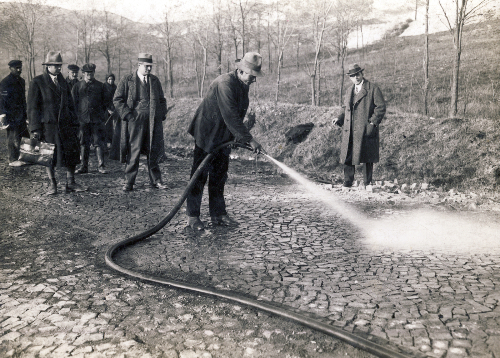 1931, Zsivkov Anita - Koós Árpád / Kocsis András fényképei, útépítés, locsolás, Fortepan #115209