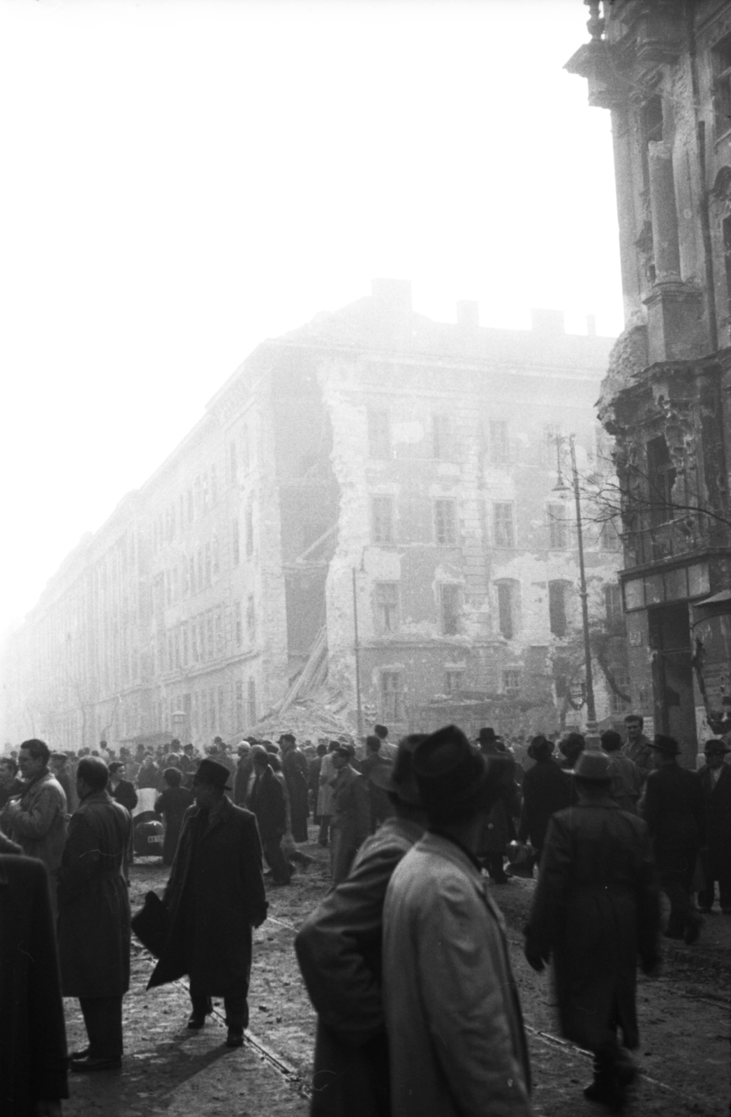 Hungary, Budapest IX., Üllői út, jobbra a Ferenc körút. Szemben a Kilián laktanya., 1956, Kurutz Márton, revolution, Budapest, Fortepan #115241
