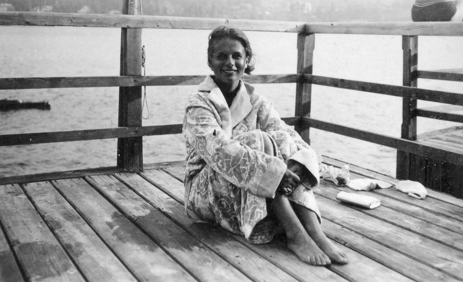 1929, Fortepan, portrait, smile, water surface, summer, pier, woman, shore, bathrobe, sitting with hands on knees, Fortepan #11530