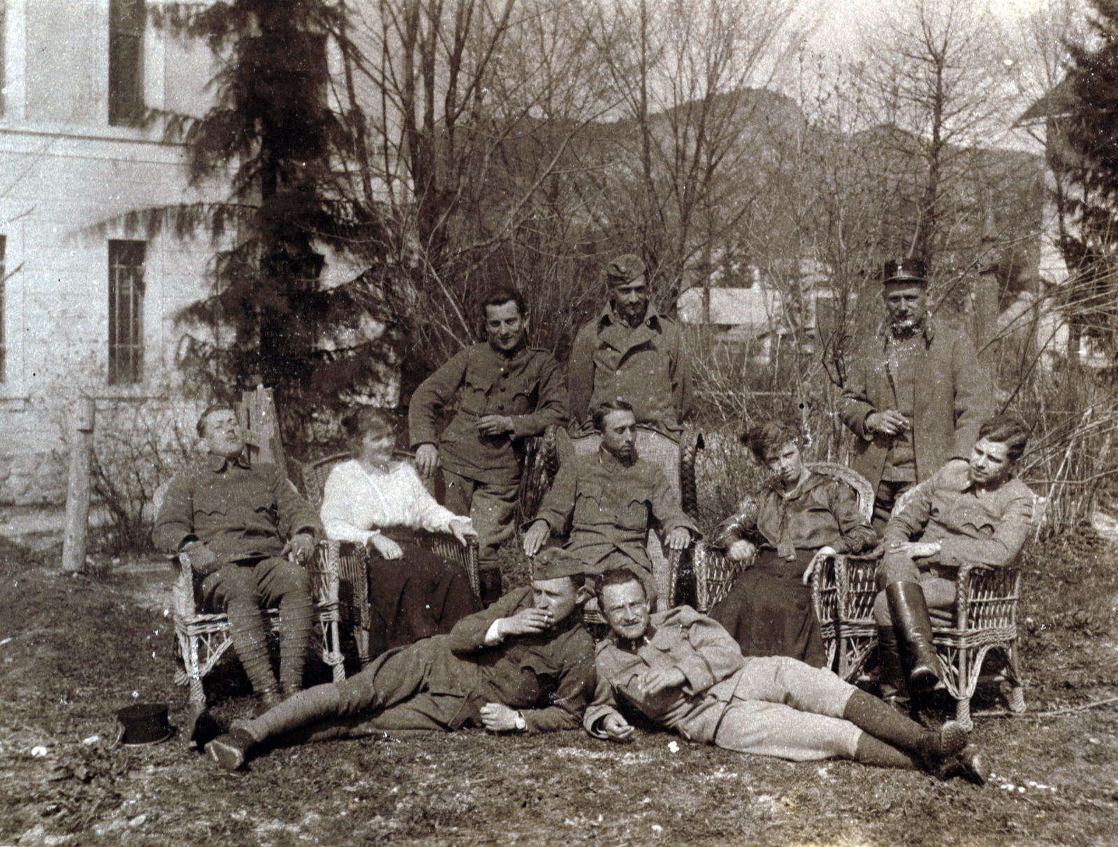 1915, Schmal Alexandra, First World War, relaxation, tableau, smoking, wicker chair, Fortepan #115545