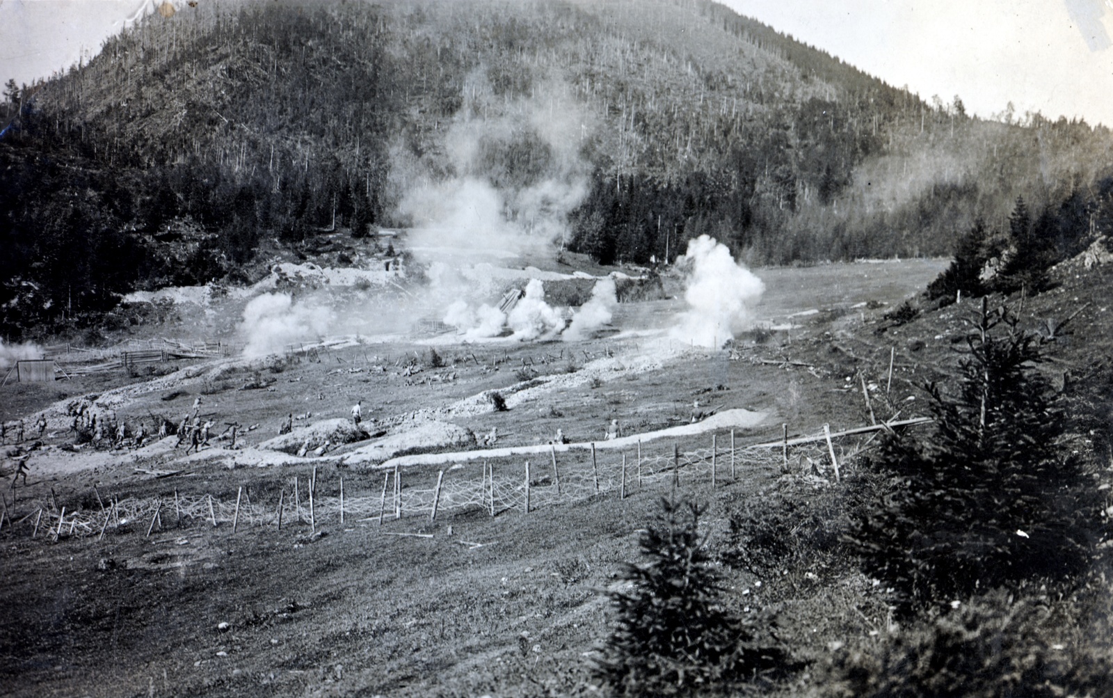 1915, Schmal Alexandra, First World War, wire obstacle, cloud smoke, valley, Fortepan #115564