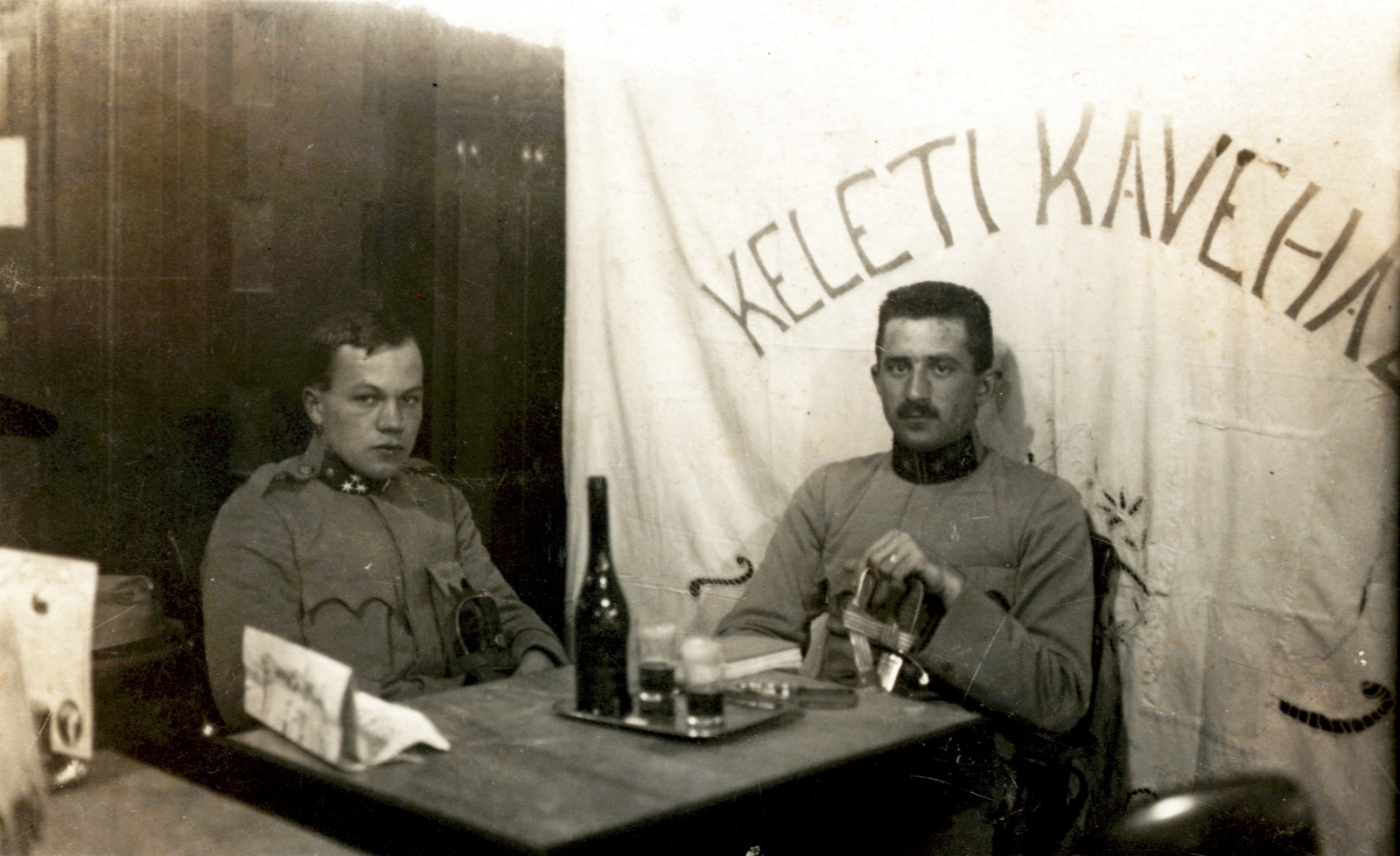 1915, Schmal Alexandra, First World War, prisoner of war, table, sword, glass, Fortepan #115598